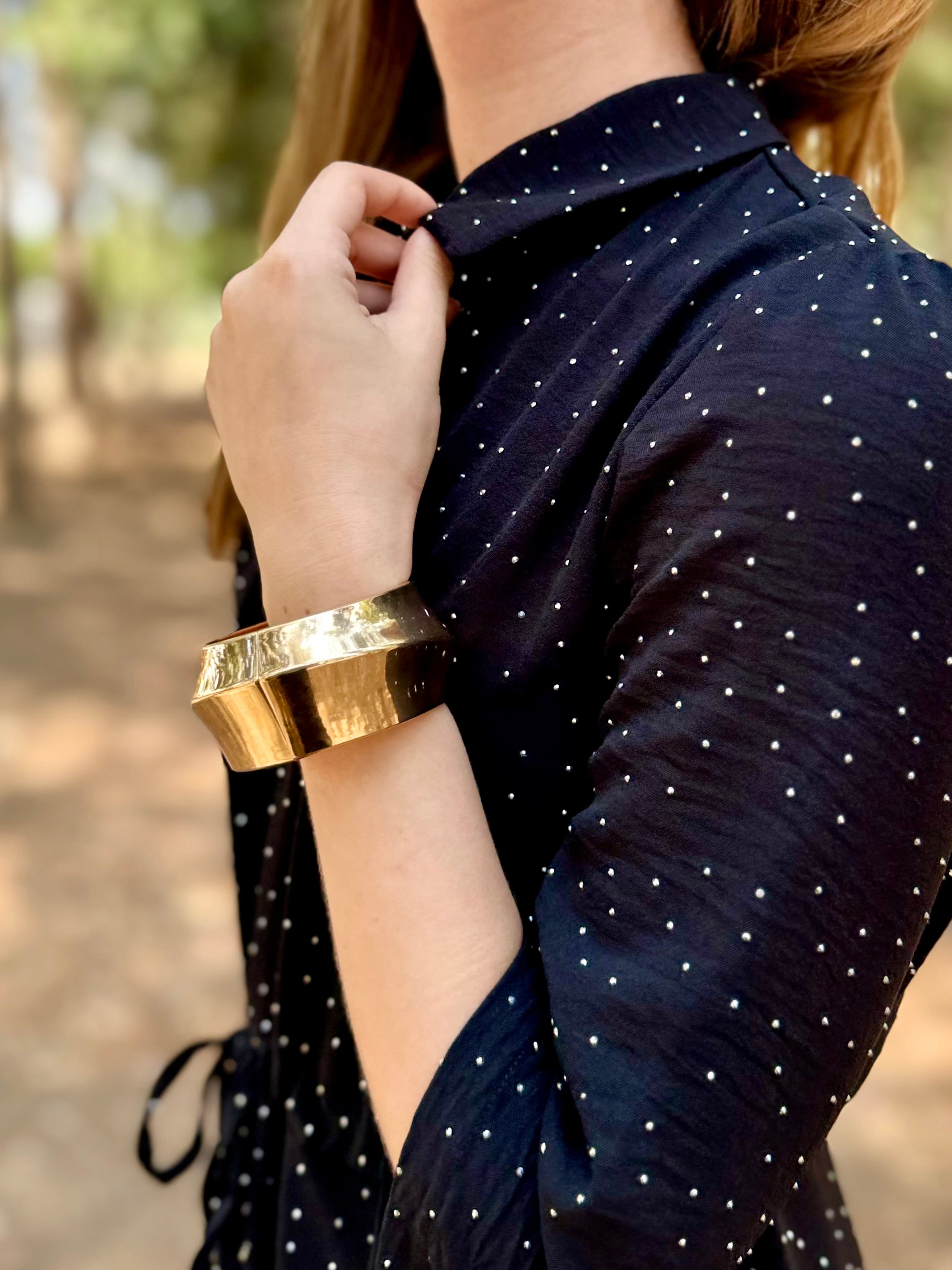 שמלת אריאנה שחורה משובצת אבנים (7939845685424)