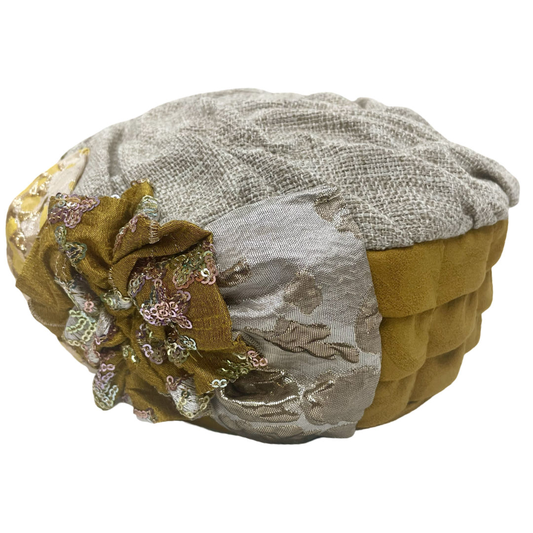 ברט מכווץ פרח בז׳ חרדל