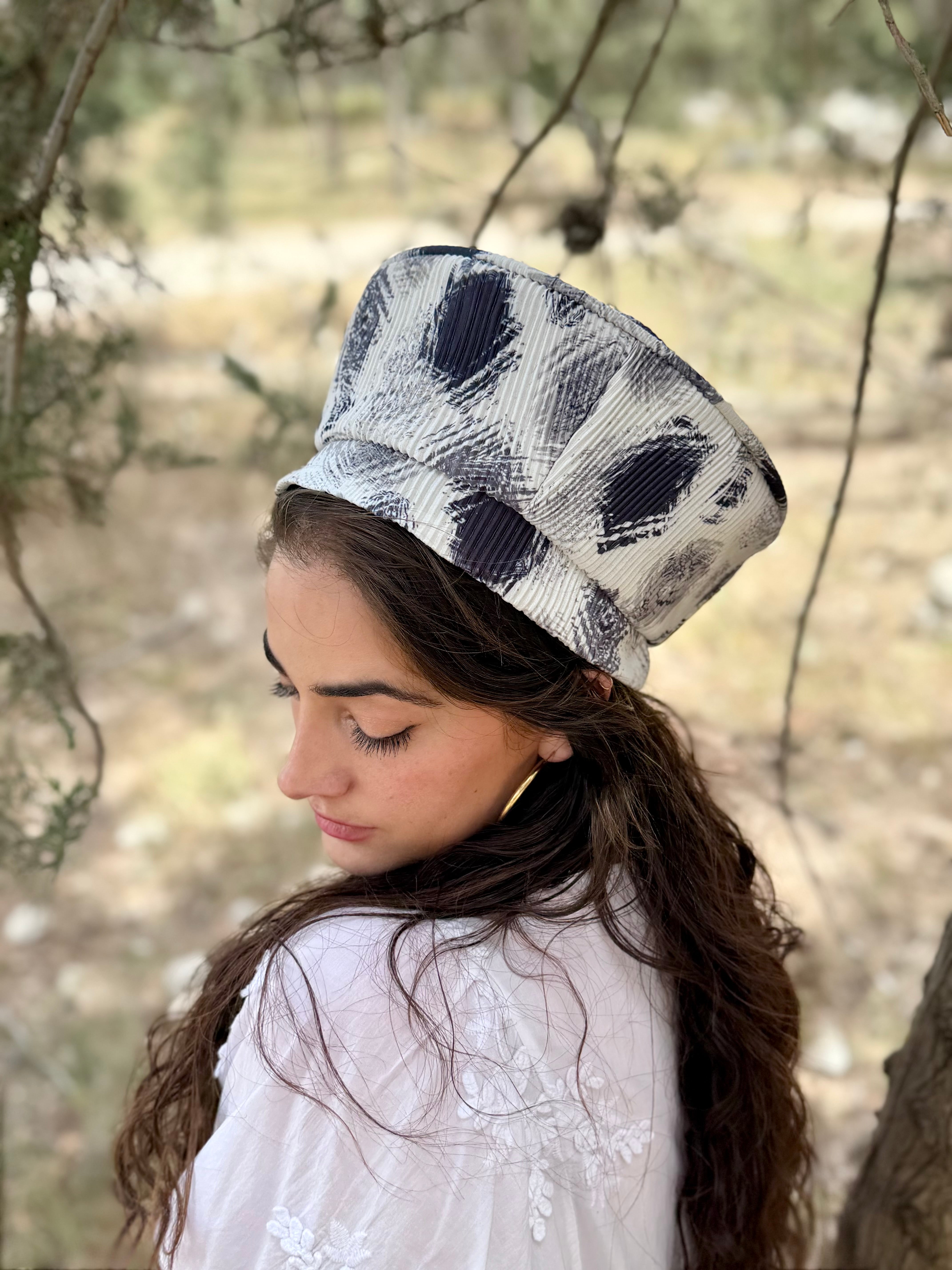 כובע שיק קומפורט נוצות כחול לבן