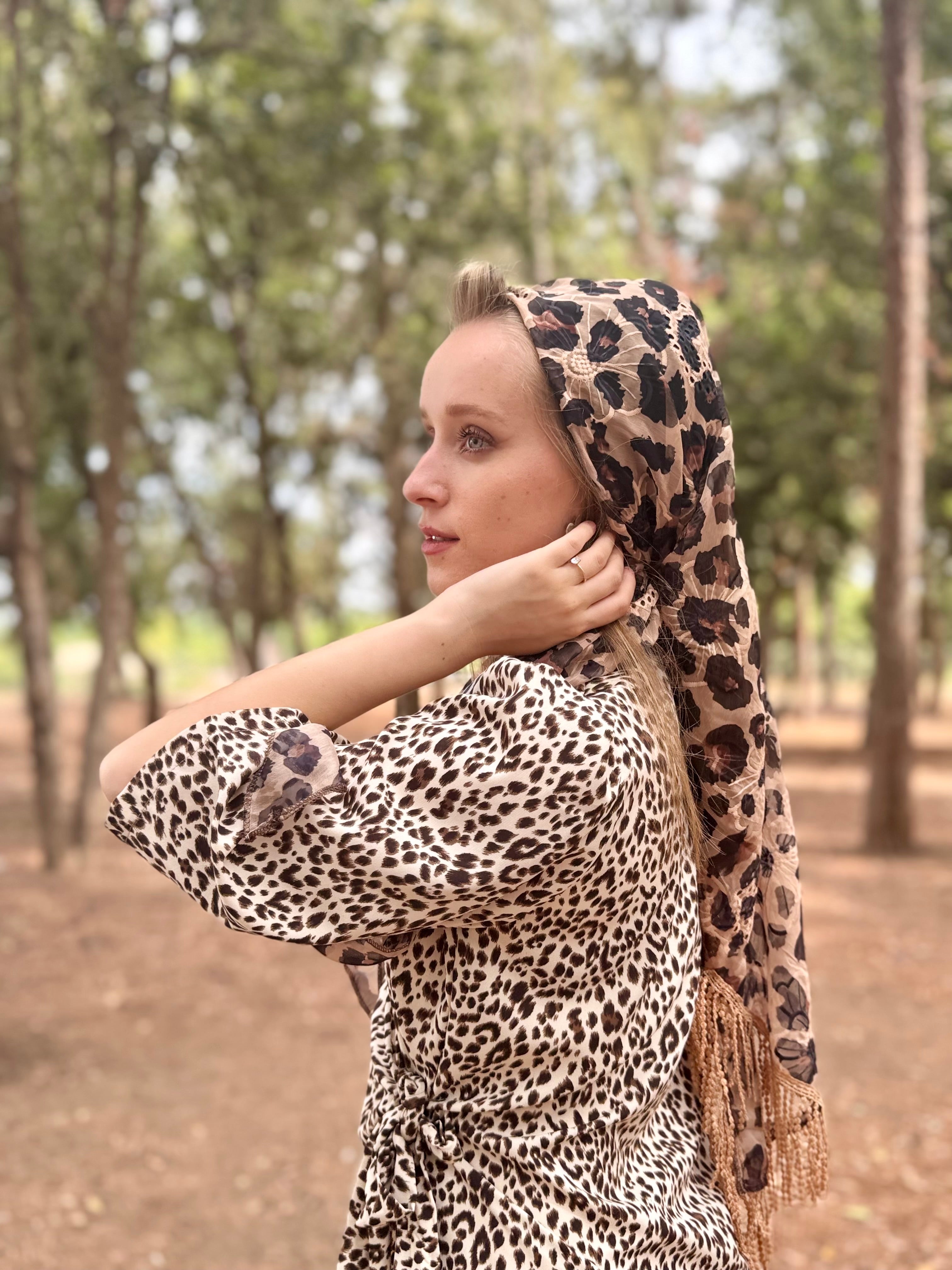 מטפחת פרינט מנומר חום משולש (7940779901104)