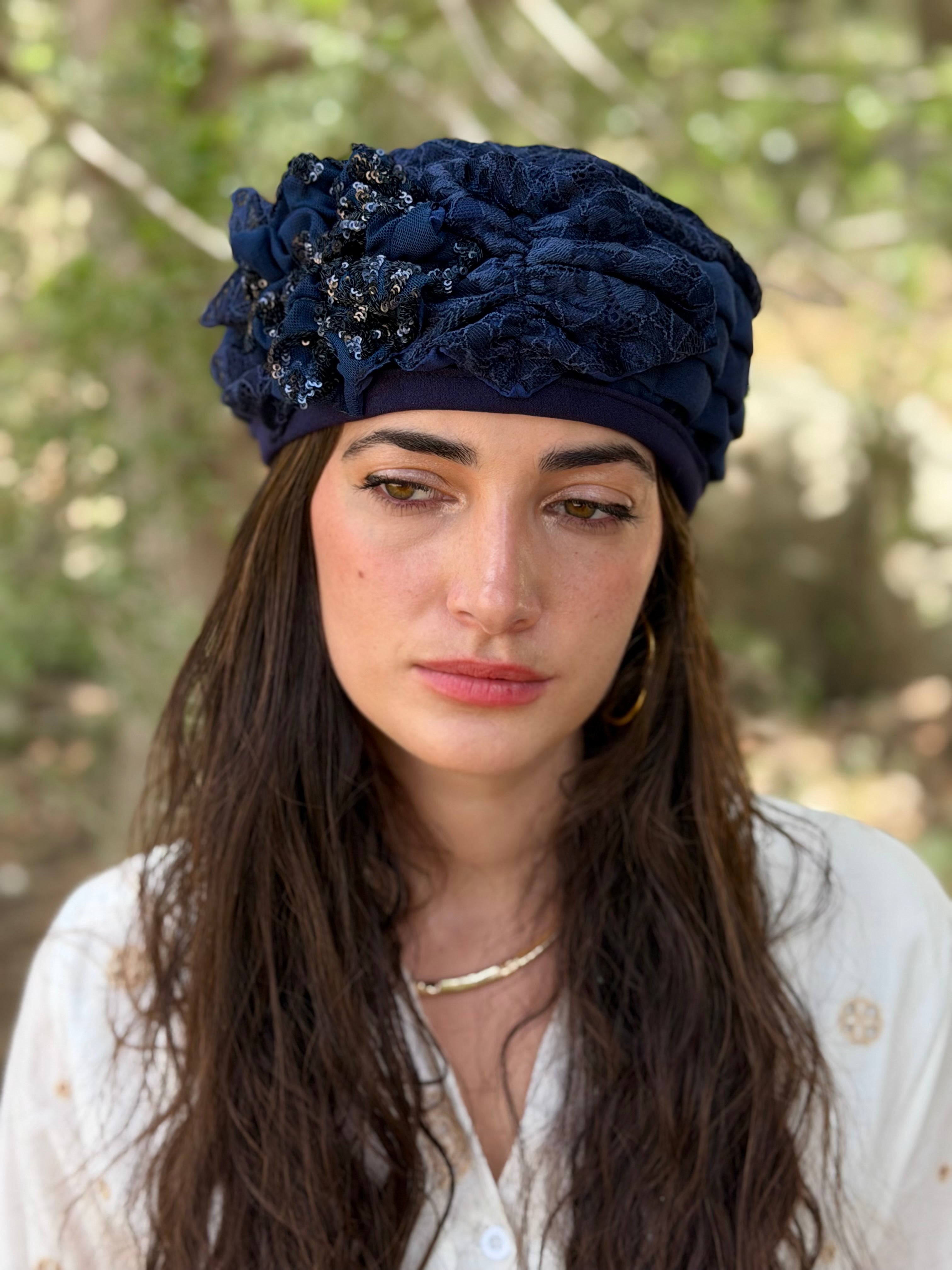 ברט מכווץ רקום פרחים כחול