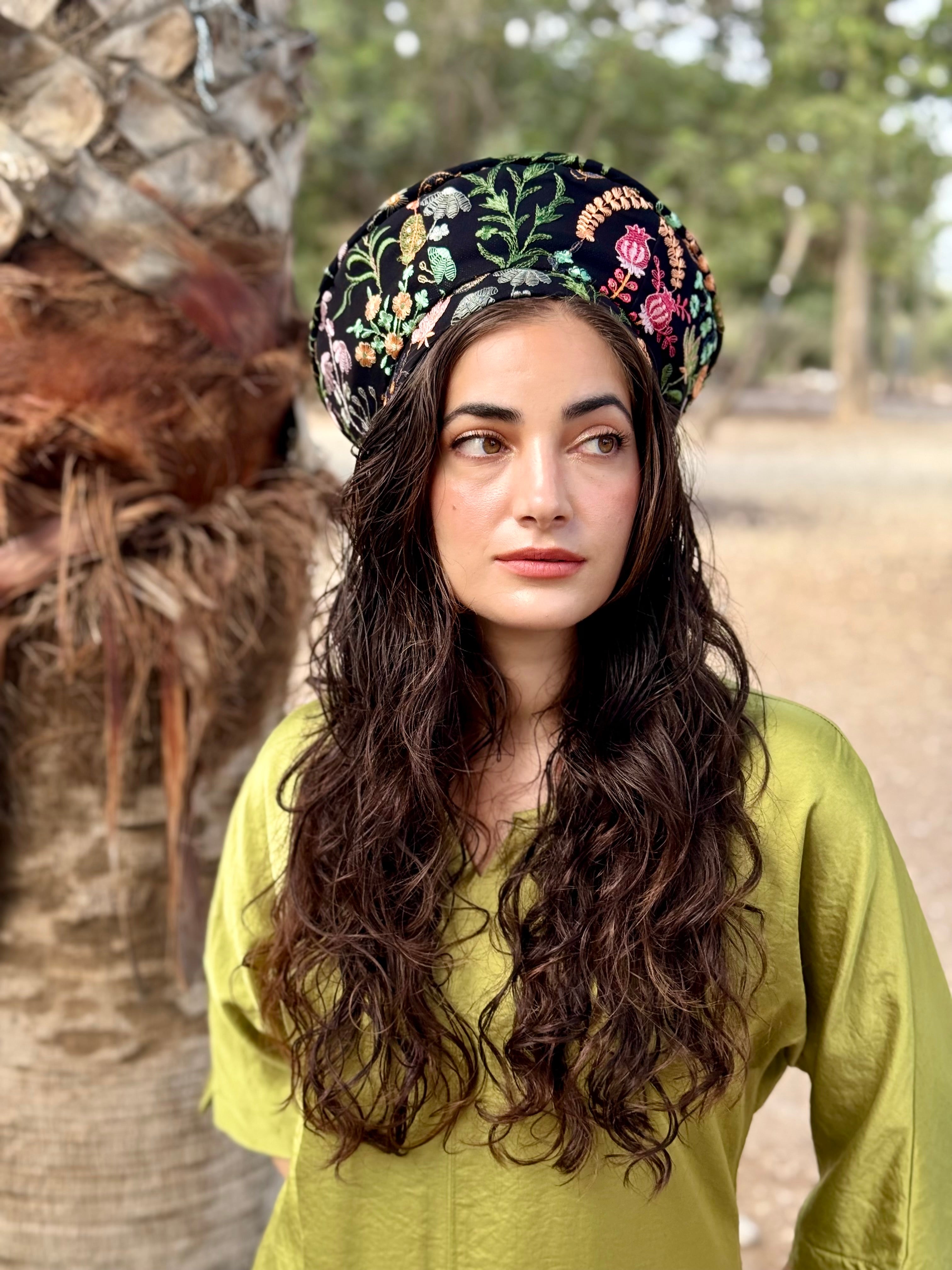 כובע שיק רקום אביבי (7900035776688)