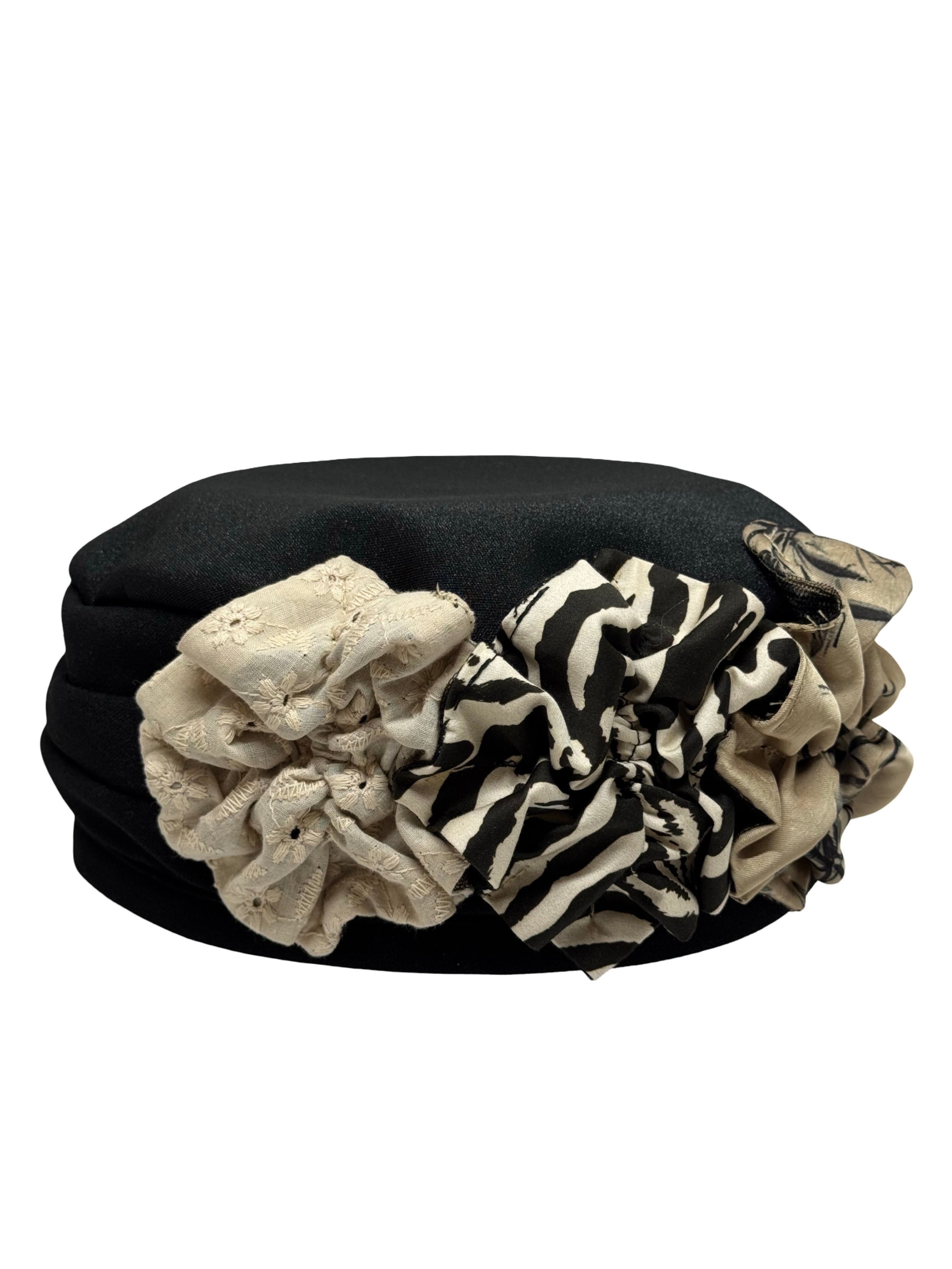 ברט קלאסי פרחים שחור בז׳ (7935959793840)