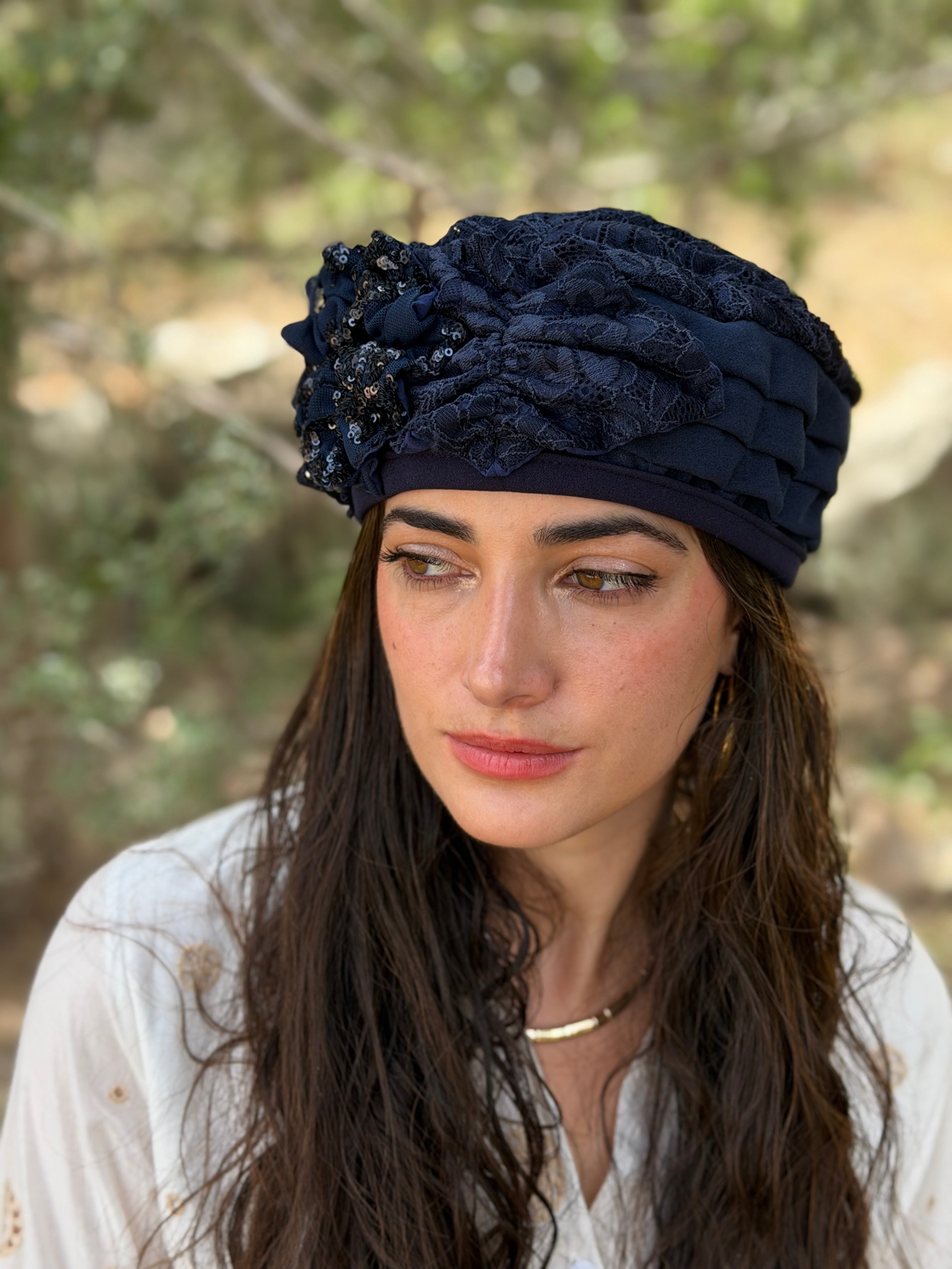 ברט מכווץ רקום פרחים כחול