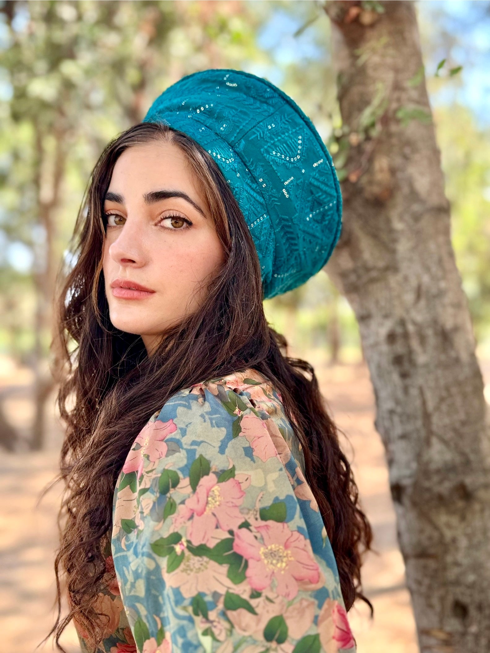 כובע שיק רקום טורקיז (7900037316784)