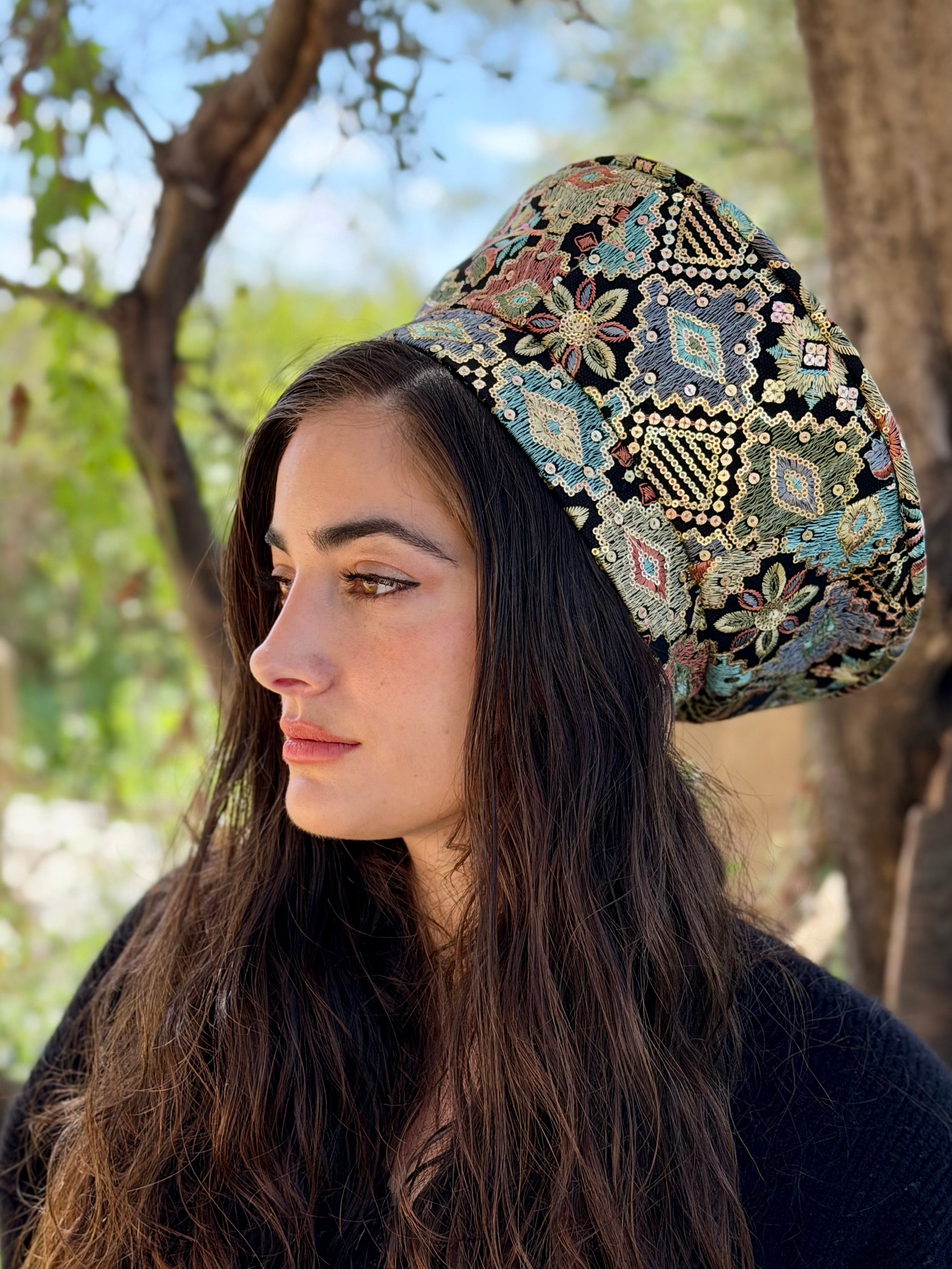 כובע שיק רקום פיסטוק