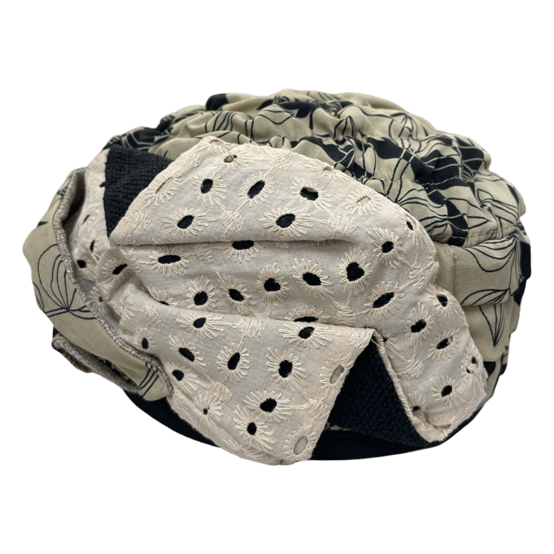 ברט מכווץ פרחוני בז׳ שחור