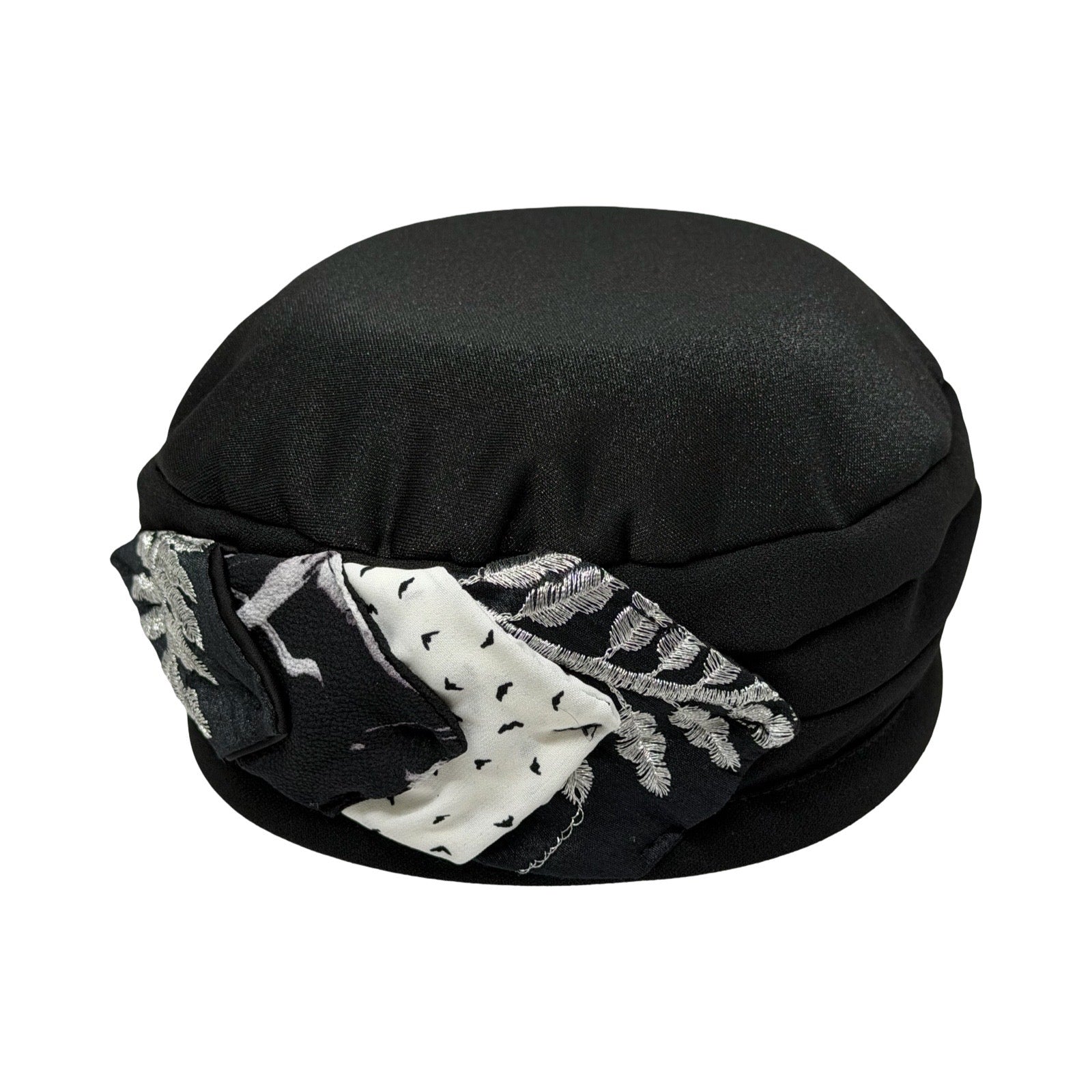 ברט קלאסי נוצה שחור לבן