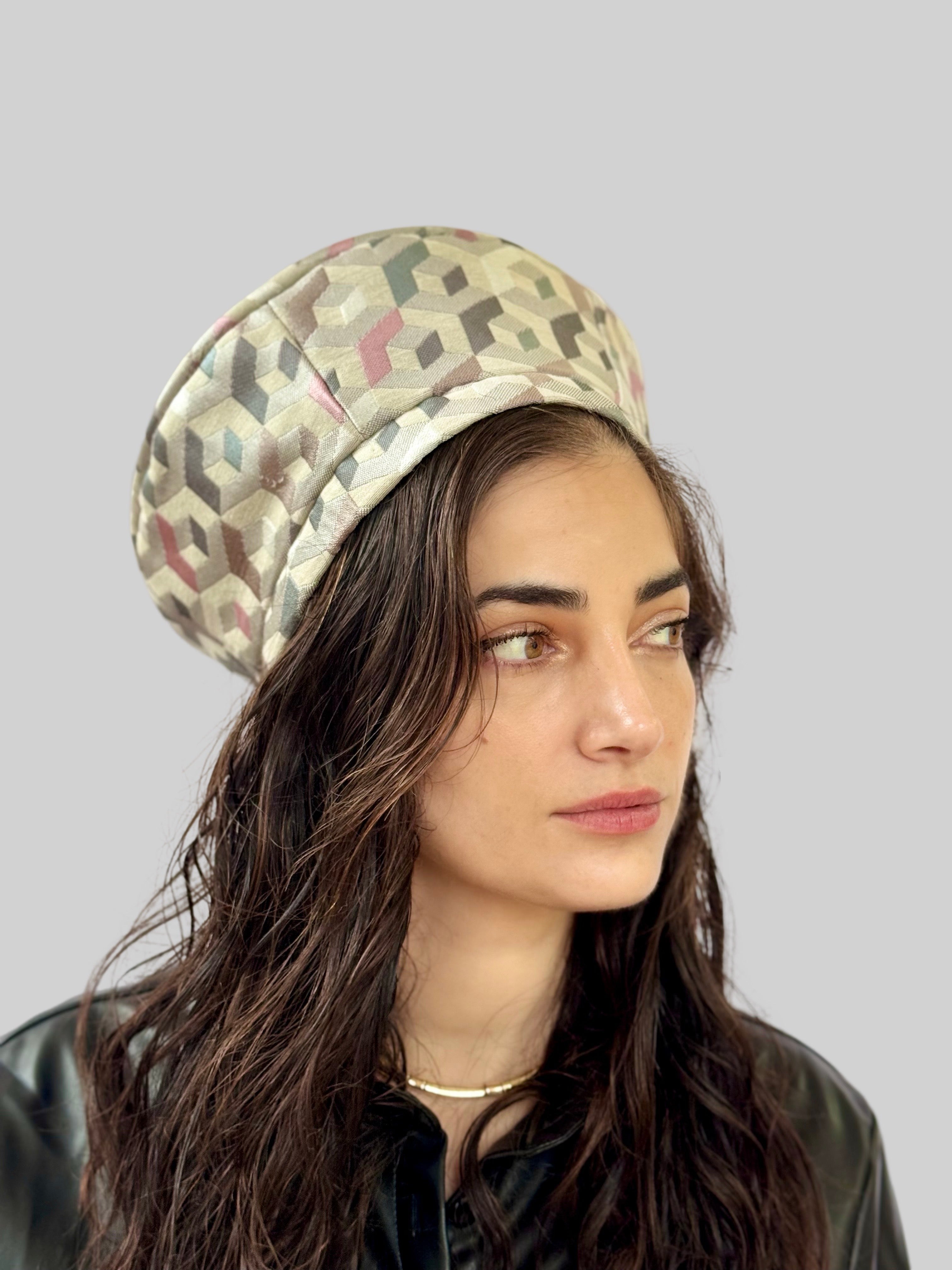 כובע שיק משושים