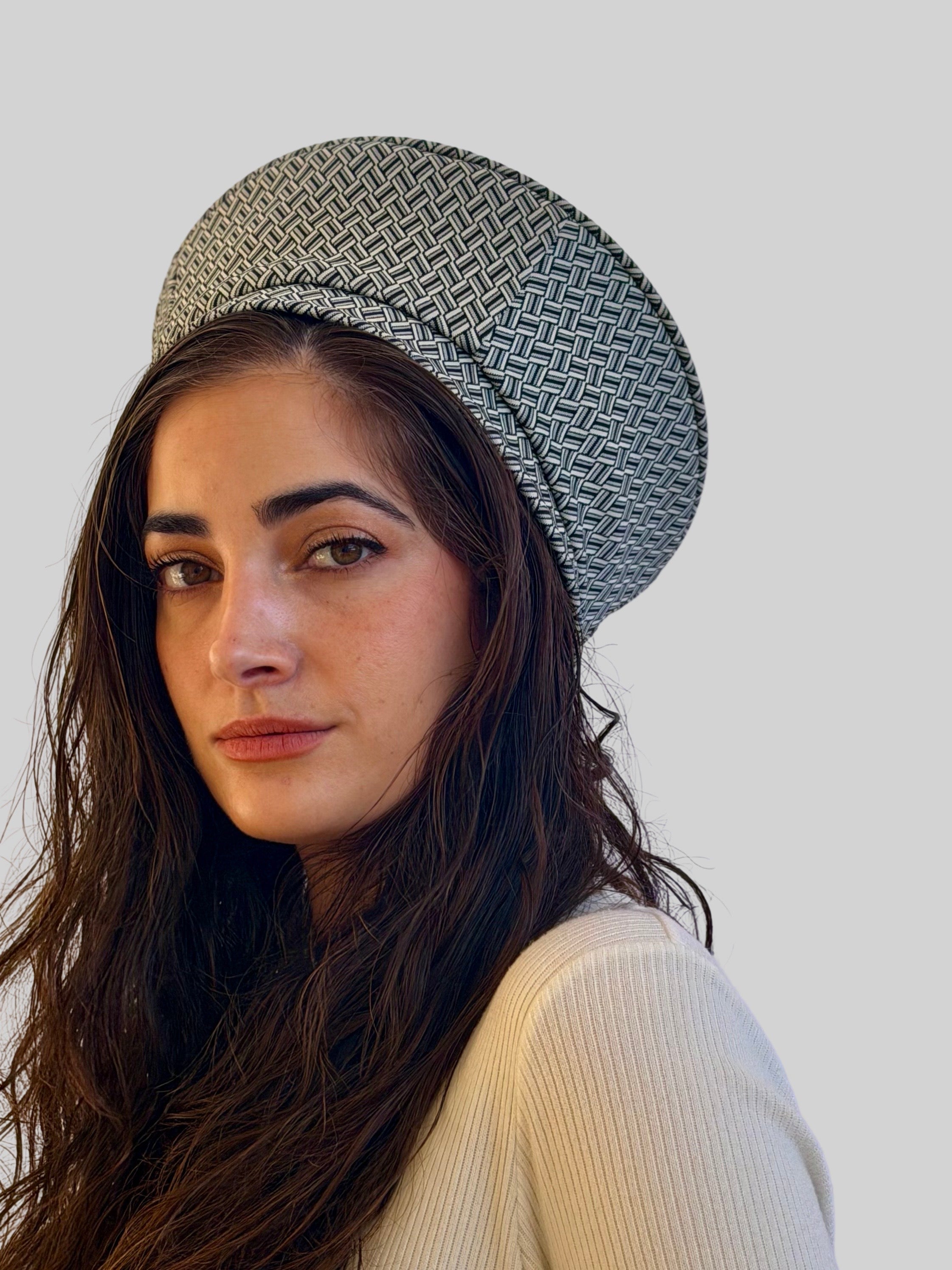 כובע שיק קומפורט גאומטרי אפור