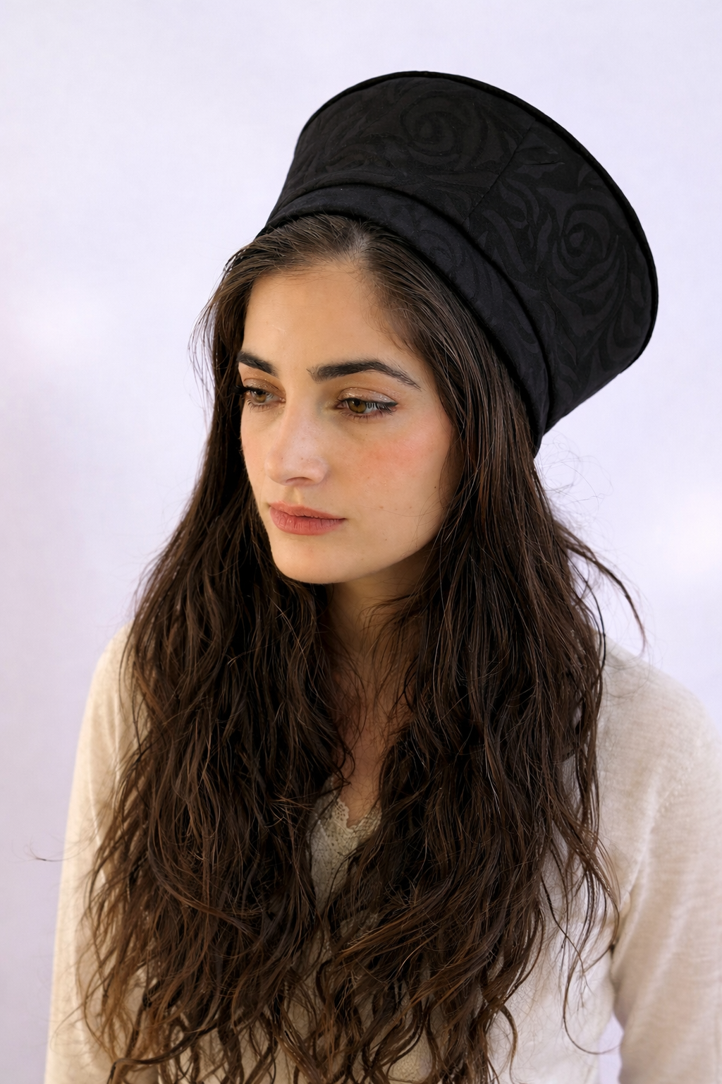 כובע שיק קומפורט פרחים שחור