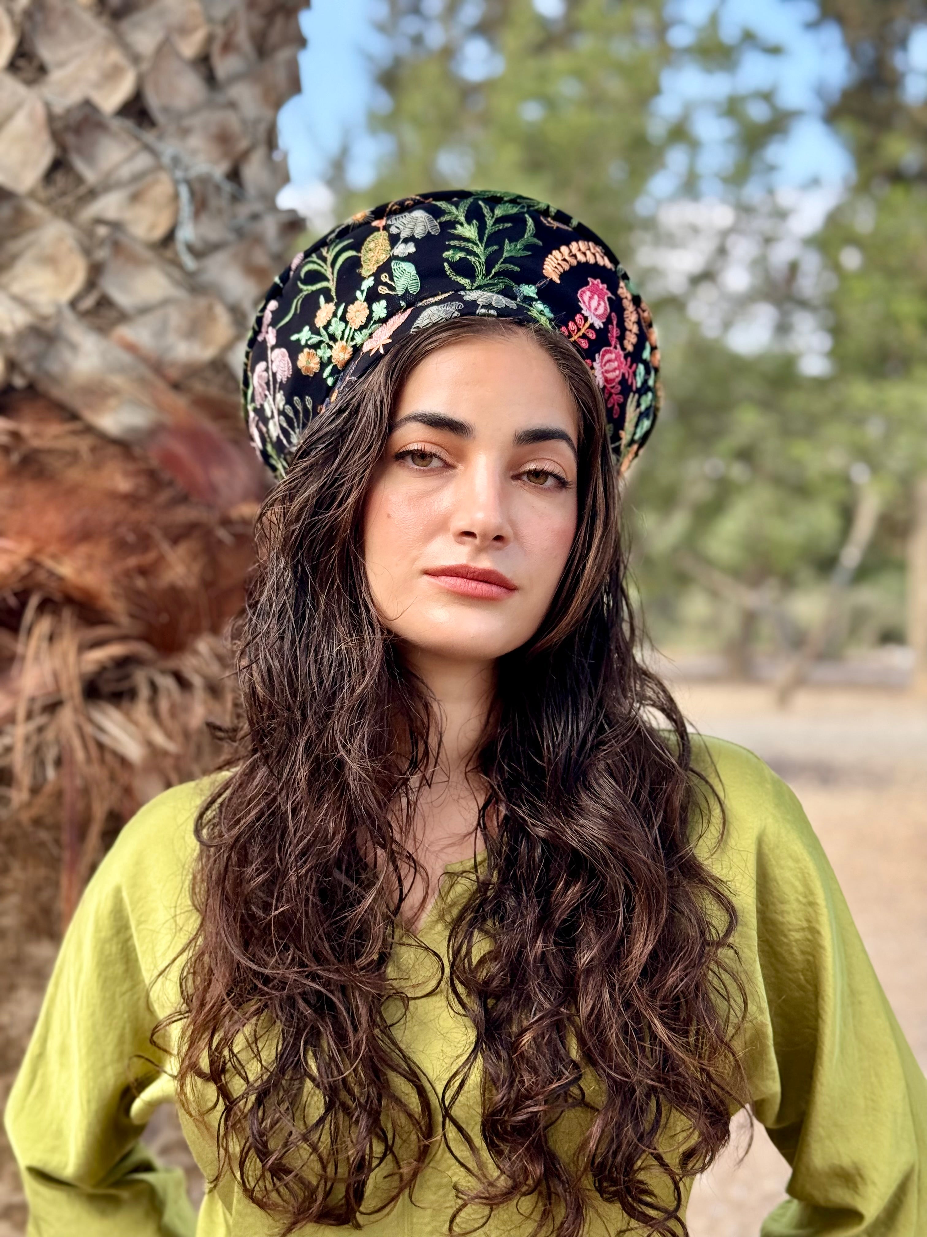 כובע שיק רקום אביבי (7900035776688)