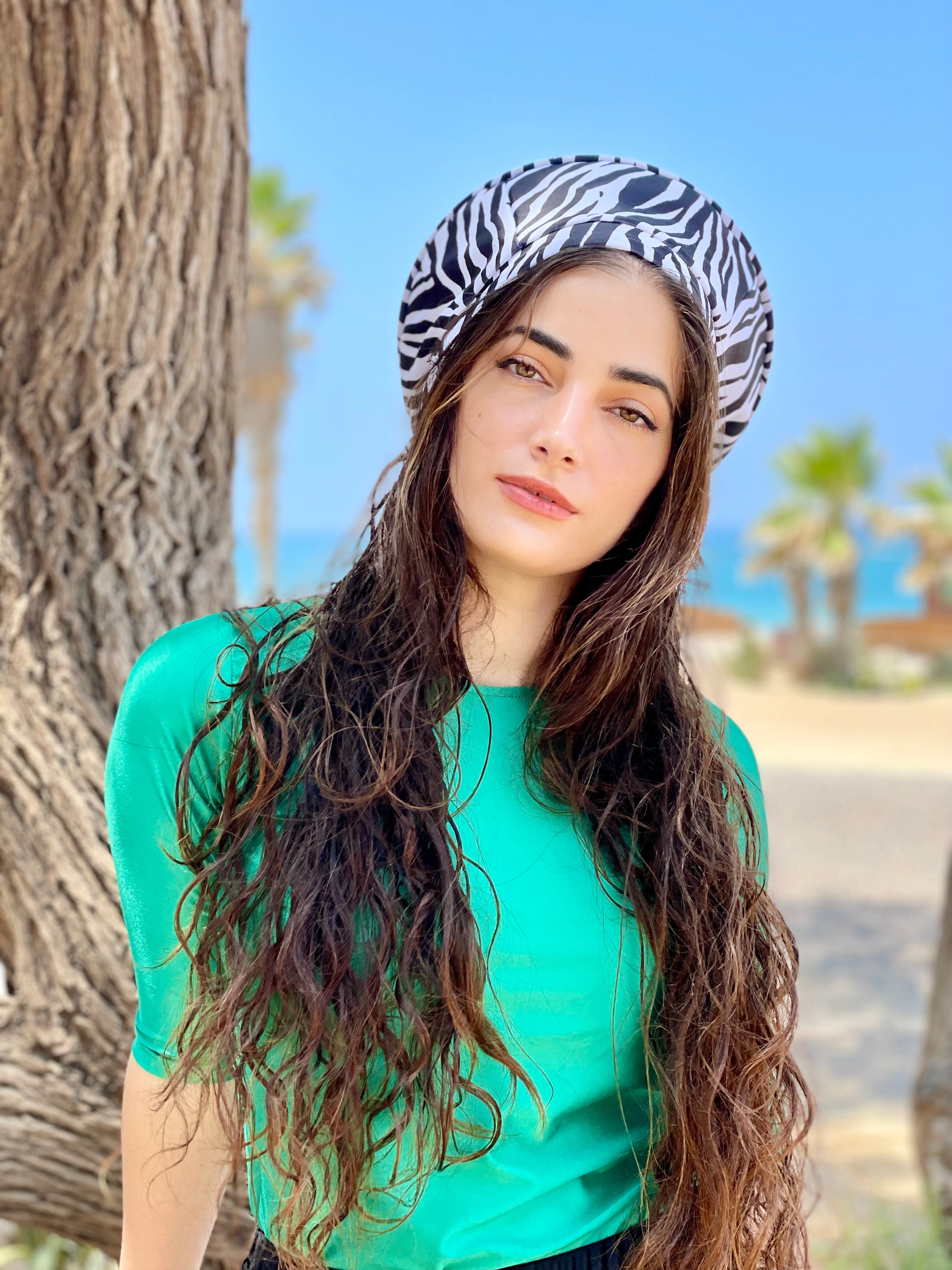 ⁨⁨כובע שיק קומפורט בגד-ים מזובר⁩⁩