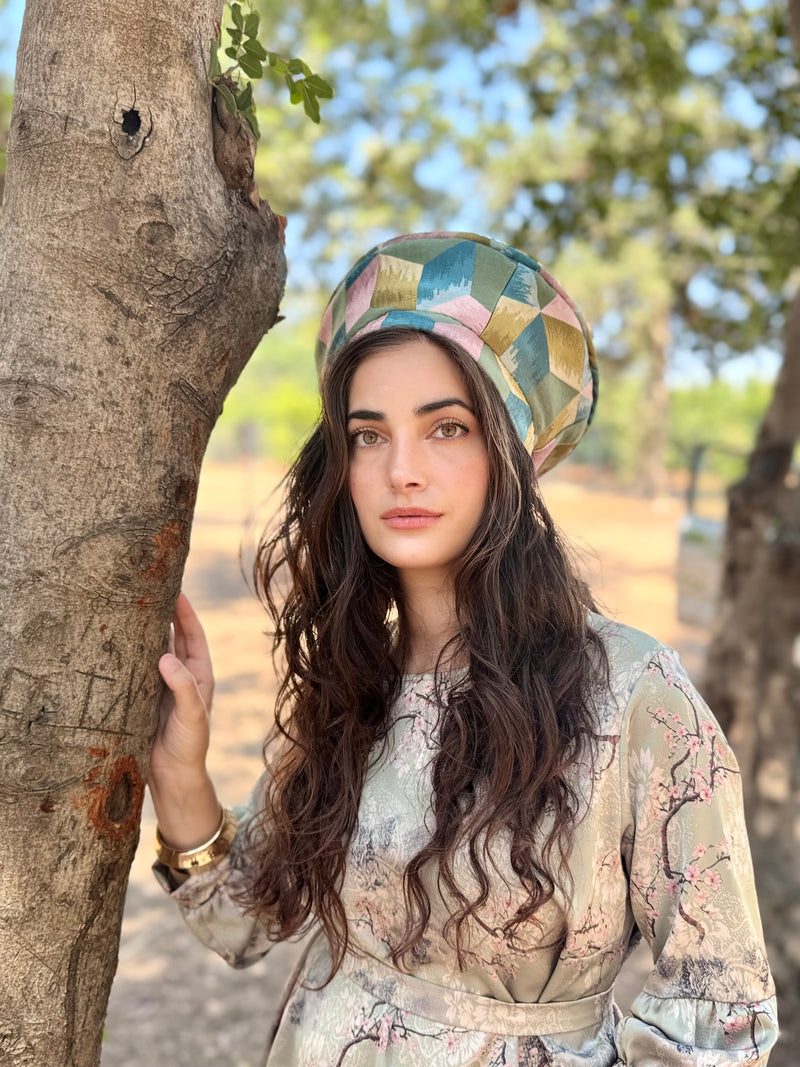 כובע שיק מעויינים ירוק ורוד (7900041314480)