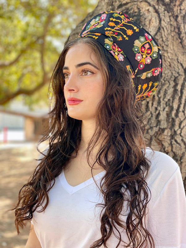 ⁨⁨⁨⁨⁨⁨⁨⁨⁨⁨⁨⁨⁨⁨כובע שיק רקום שחור צבעוני⁩⁩⁩⁩⁩⁩⁩⁩⁩⁩⁩⁩⁩⁩ (7711343313072)