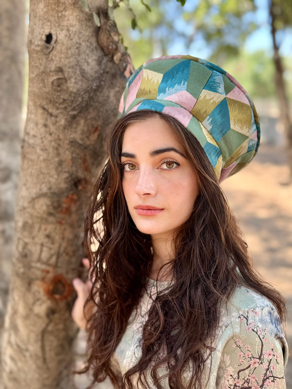 כובע שיק מעויינים ירוק ורוד (7900041314480)