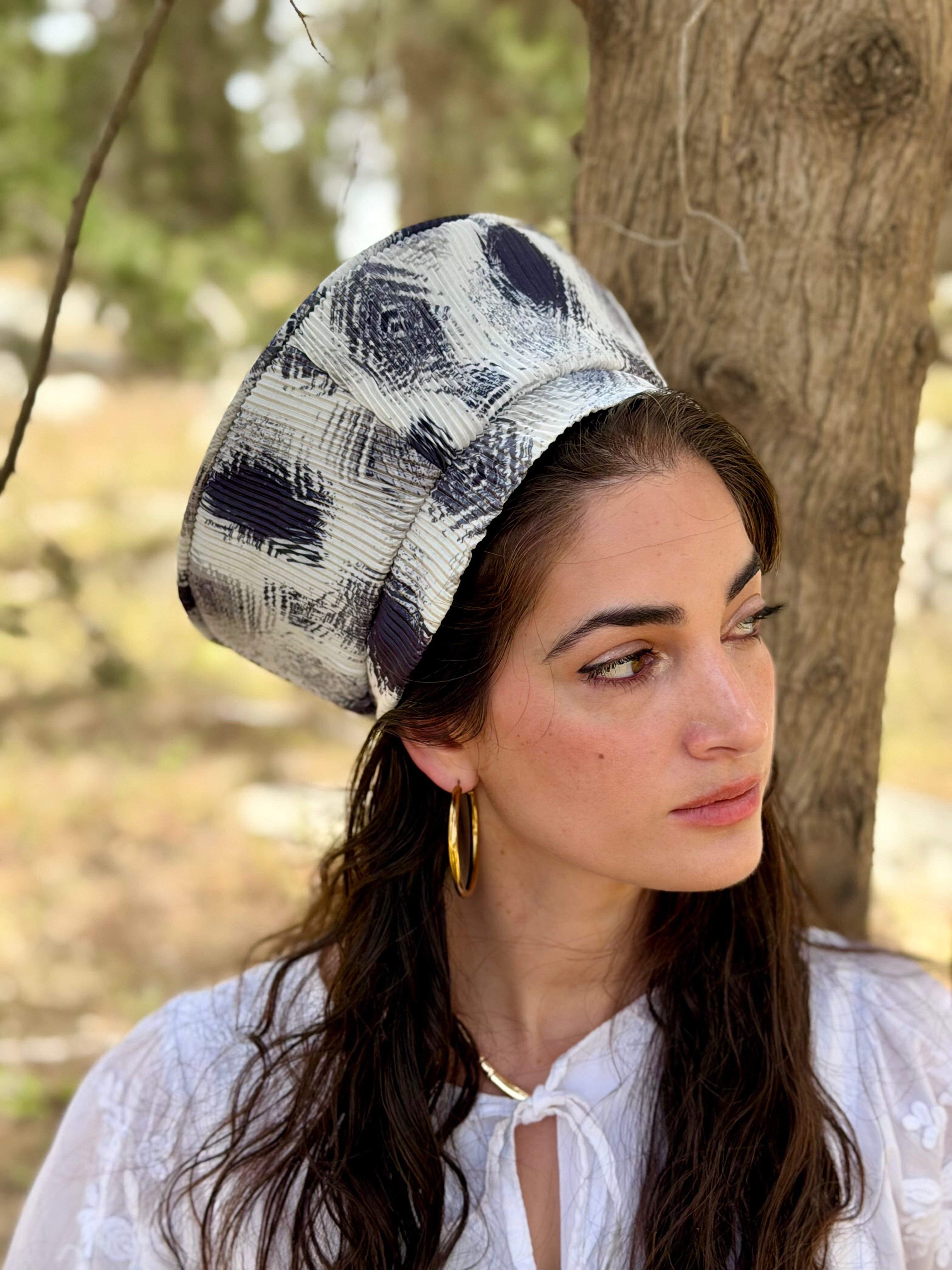 כובע שיק קומפורט נוצות כחול לבן