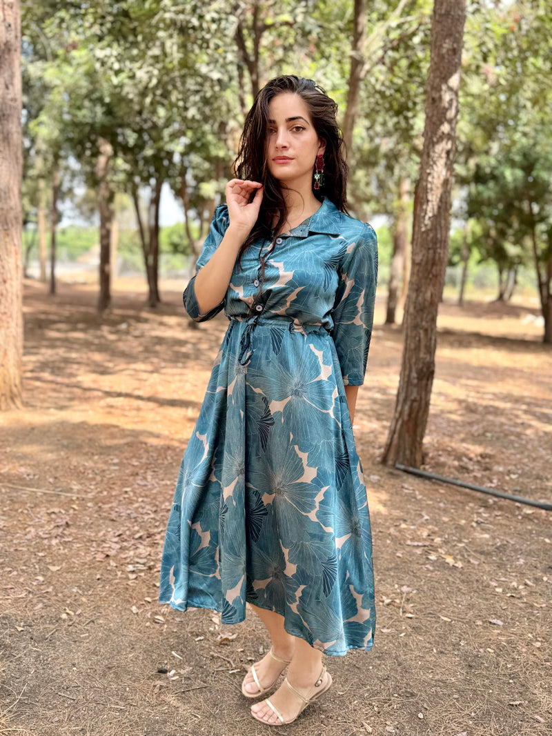 שמלת אריאנה סאטן טורקיז פרחוני (7939796467888)