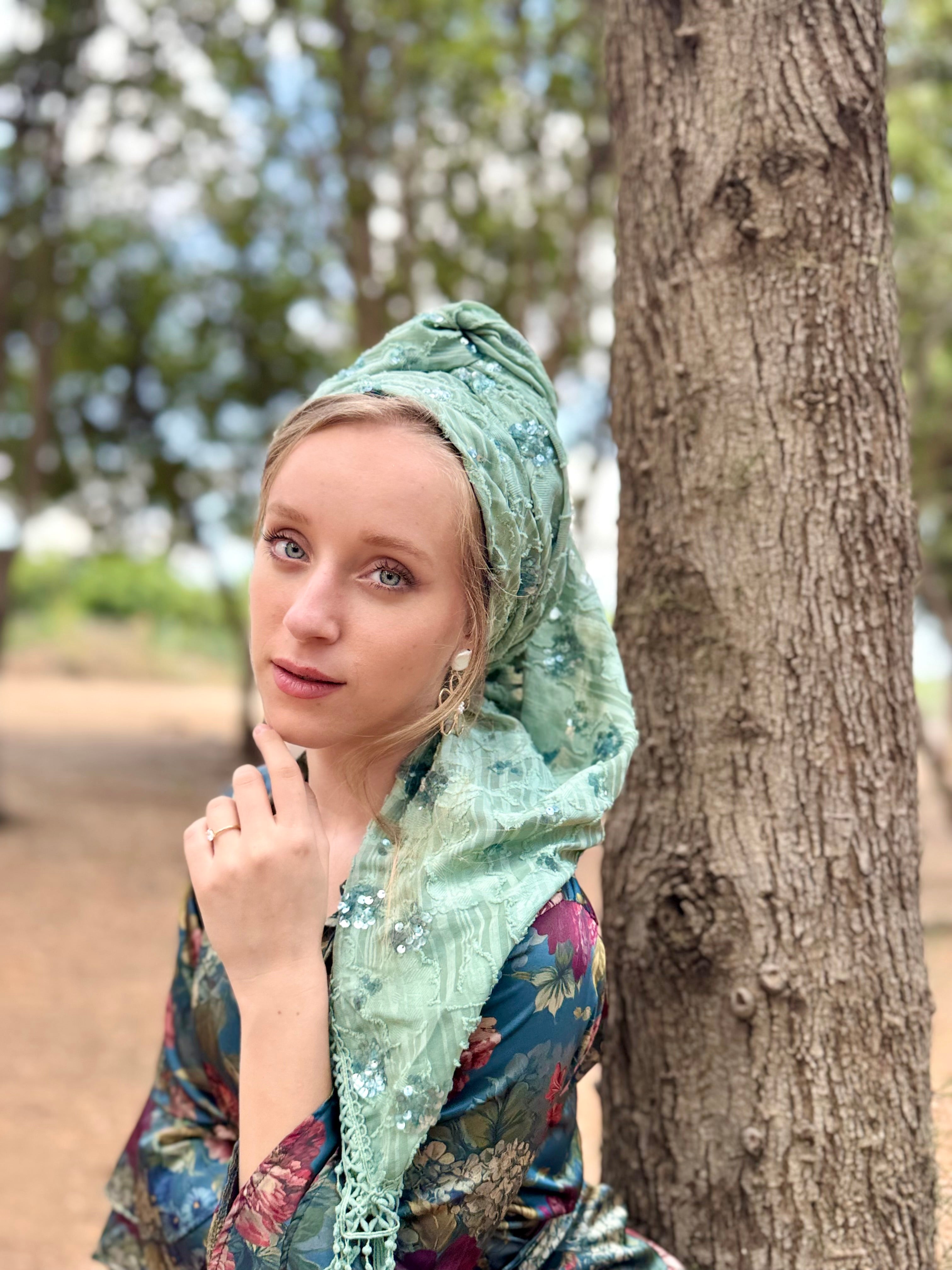 מטפחת ביוטי ירוקה משולש (7937001160880)