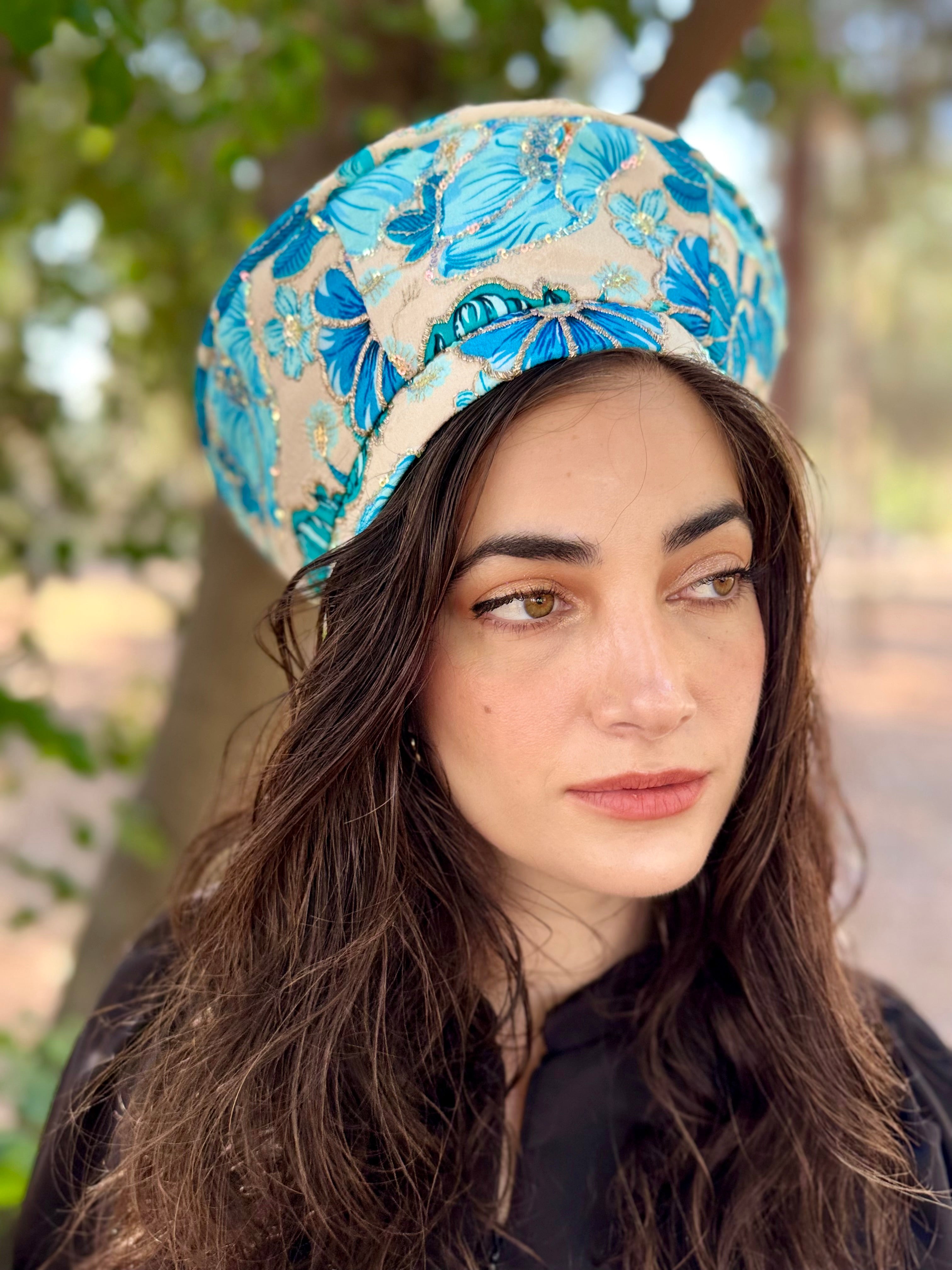 כובע שיק רקום פרחוני טורקיז (7900036858032)