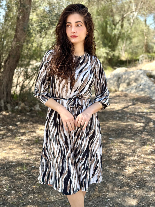 ⁨⁨⁨שמלת מיאל ריב שחור בז׳ ⁩⁩⁩⁩⁩⁩⁩⁩ (7817986506928)