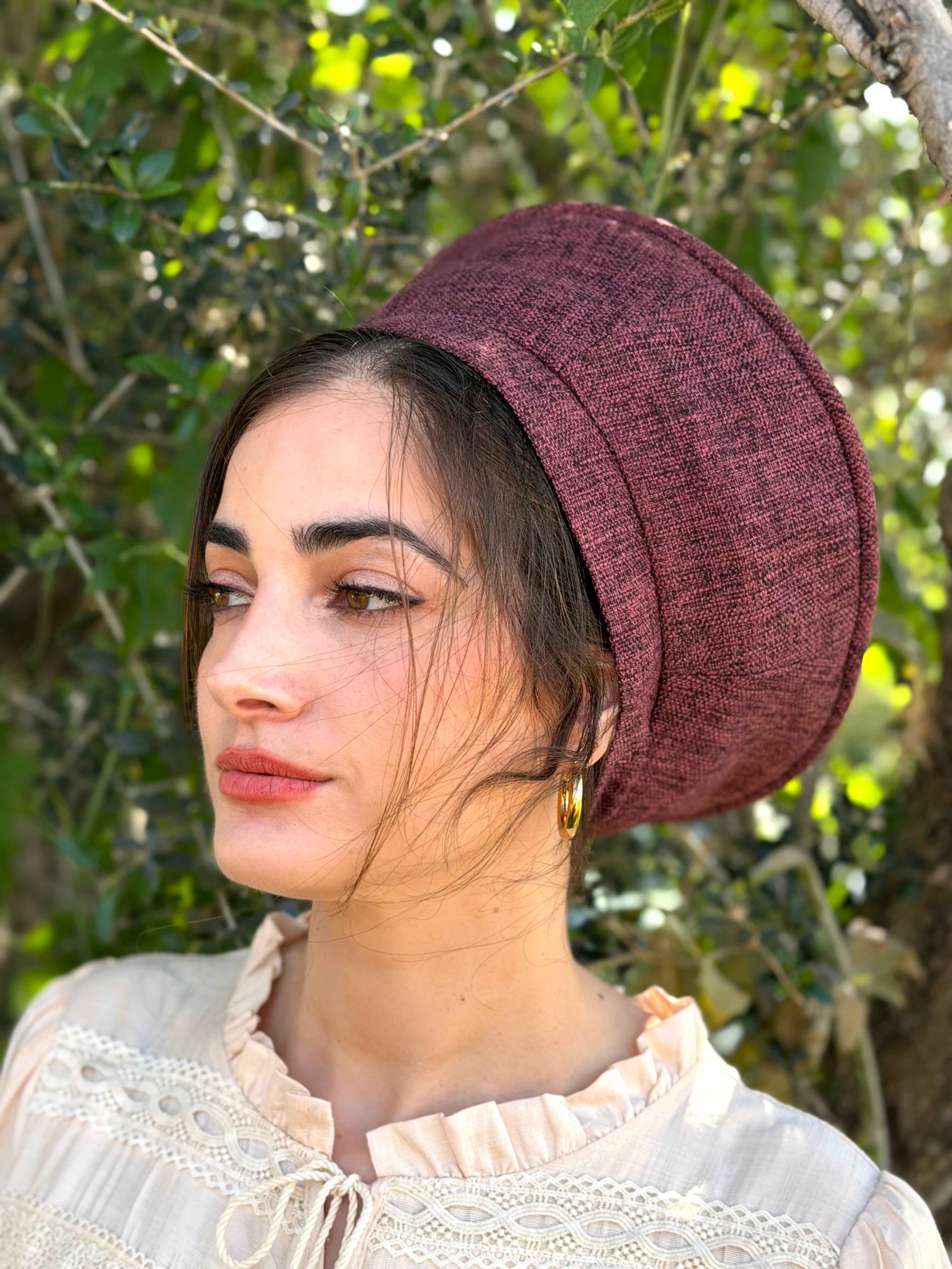 ⁨⁨⁨⁨⁨⁨⁨⁨⁨⁨⁨⁨⁨כובע שיק גובלן סגול חציל⁩⁩⁩⁩⁩⁩⁩⁩⁩⁩⁩⁩⁩⁩⁩
