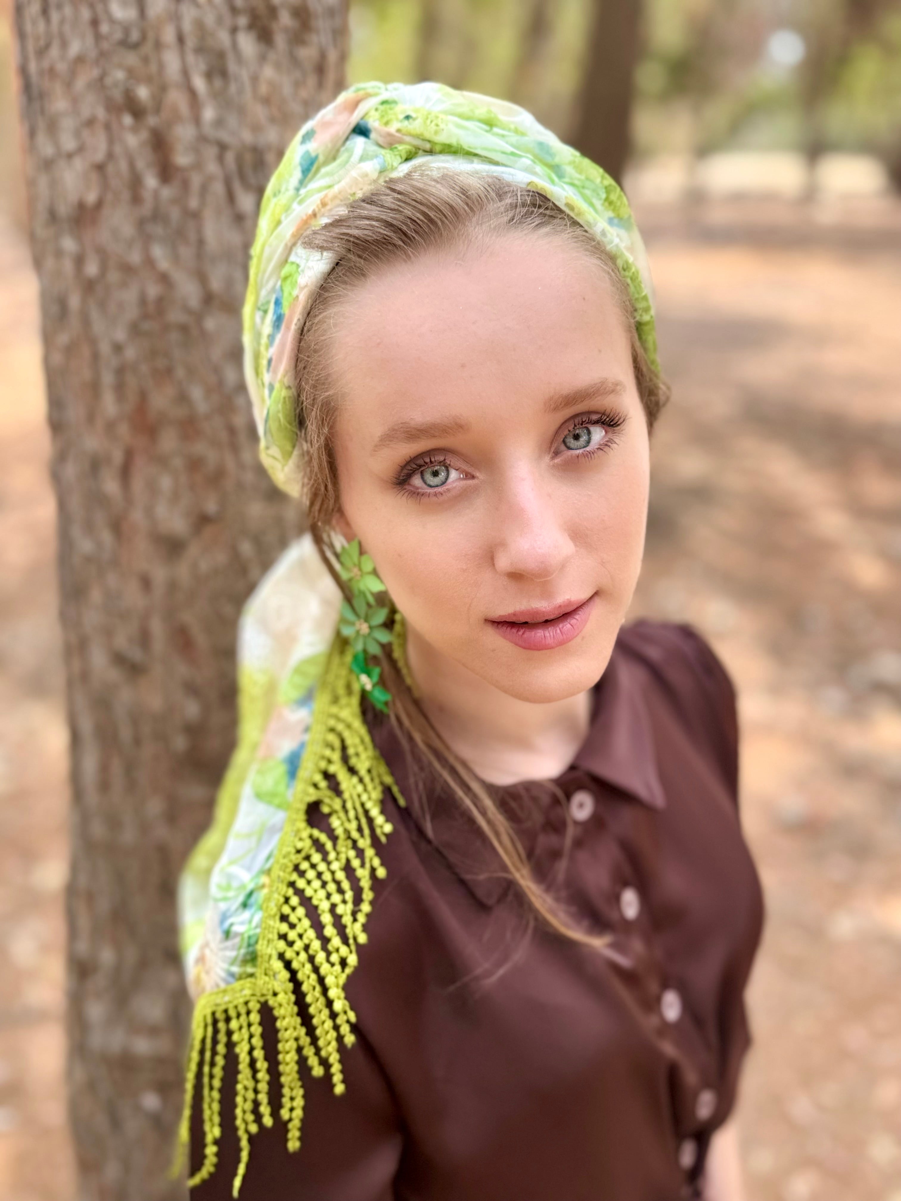 מטפחת פרינט פרחוני-ירוק משולש (7942048612528)