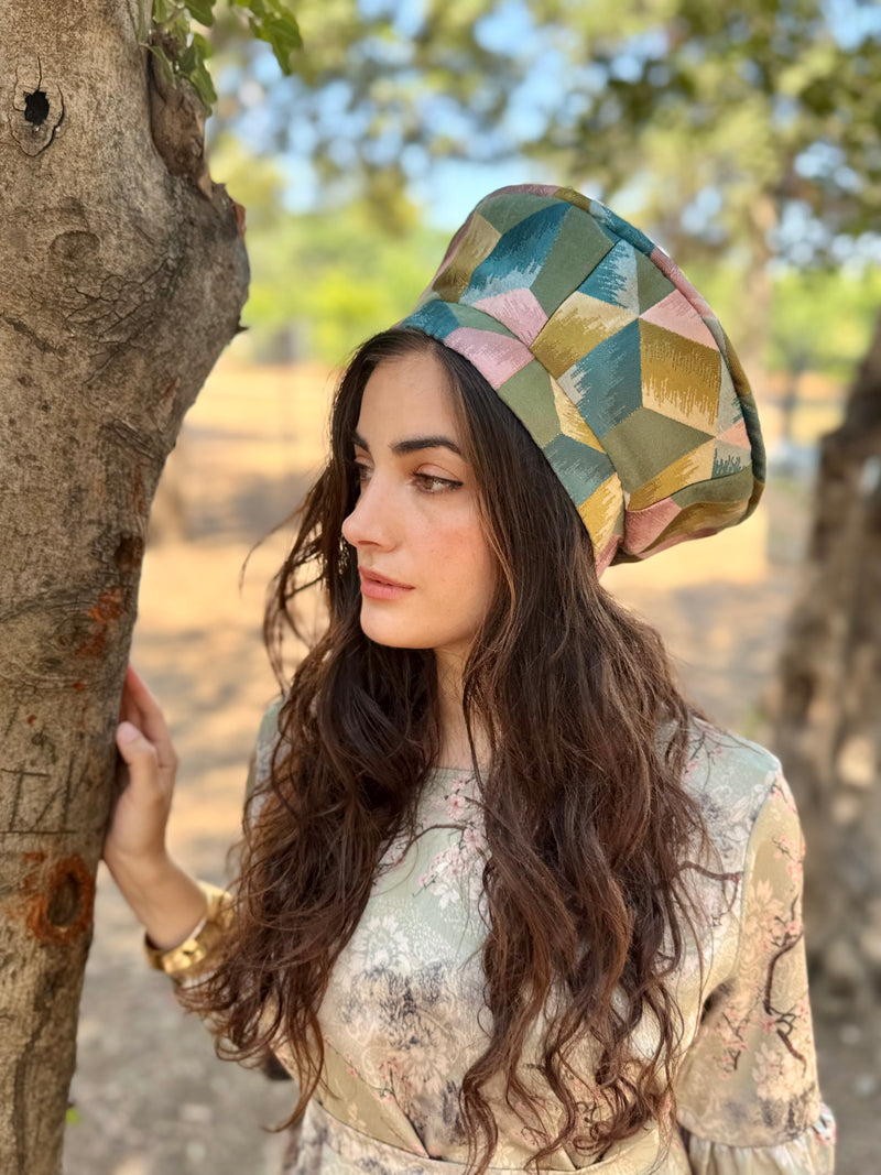 כובע שיק מעויינים ירוק ורוד (7900041314480)