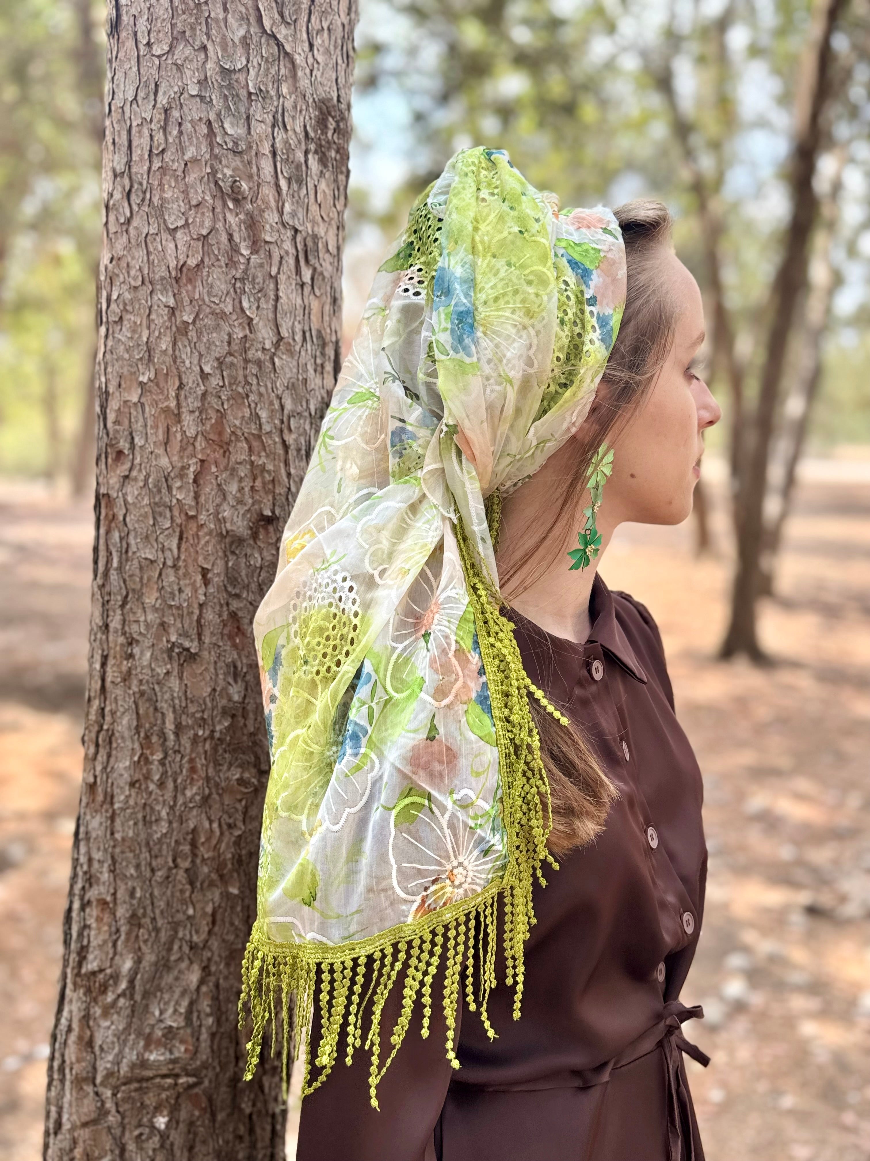 מטפחת פרינט פרחוני-ירוק משולש (7942048612528)