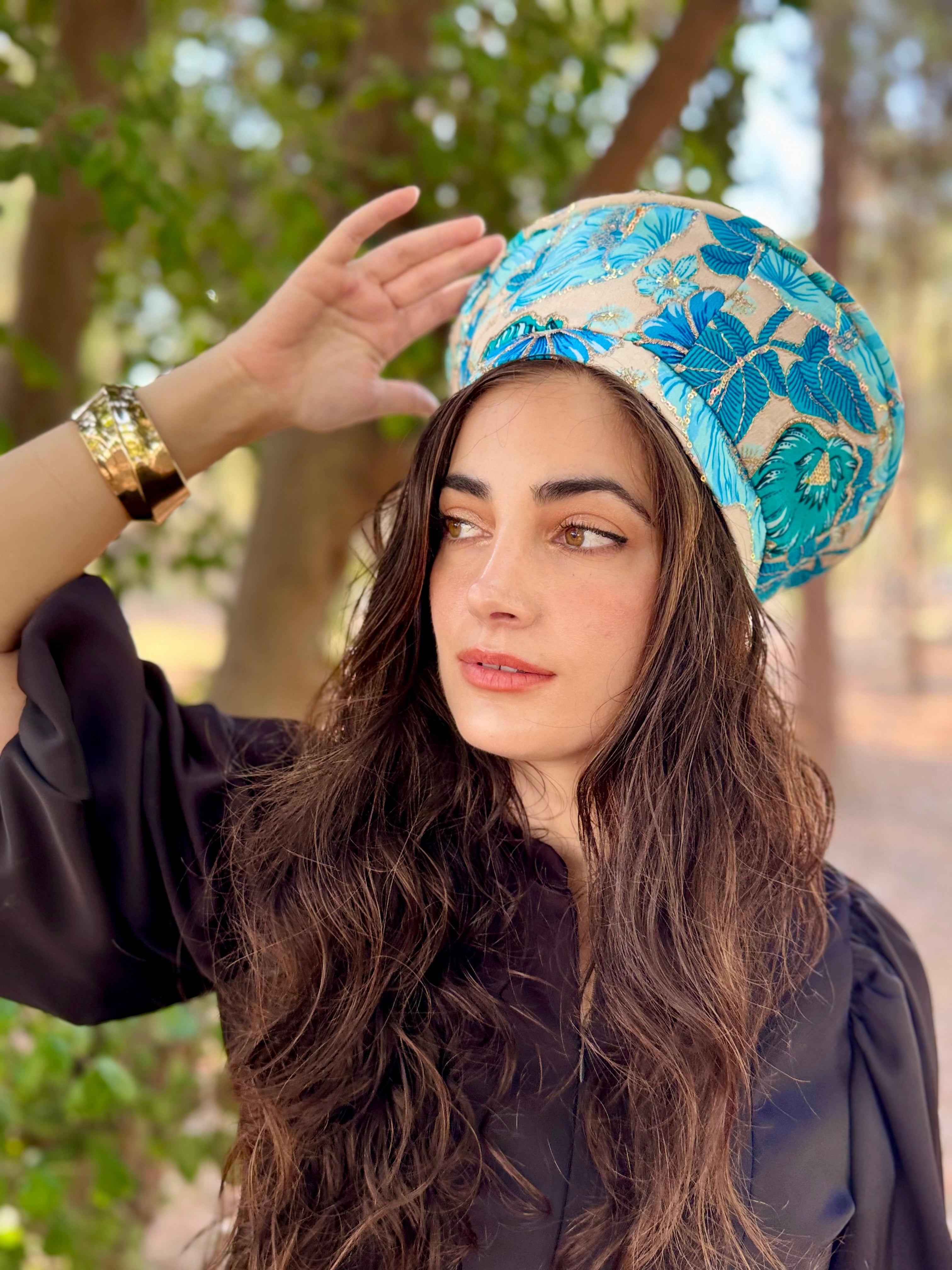 כובע שיק רקום פרחוני טורקיז (7900036858032)