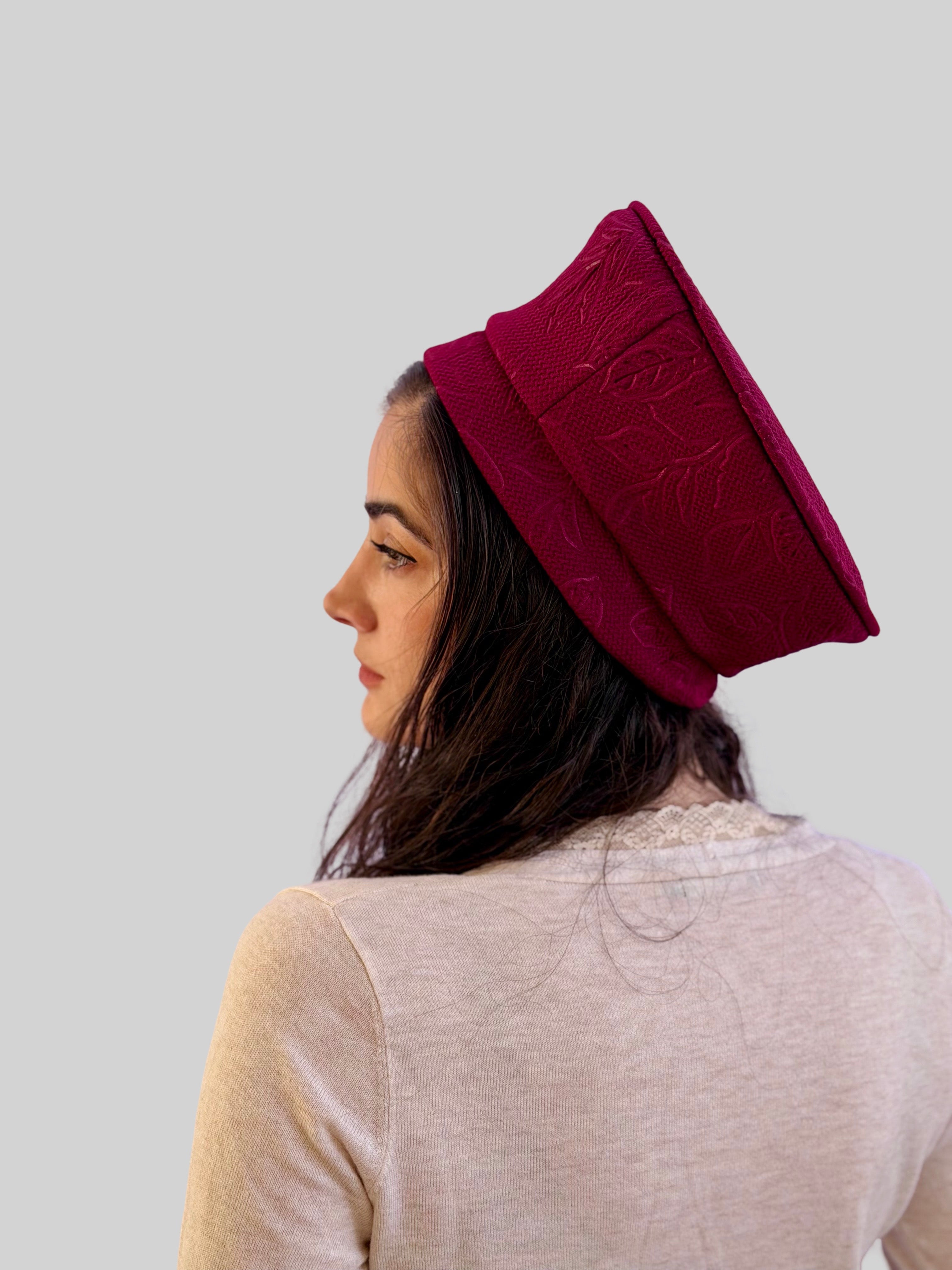 כובע שיק קומפורט פרחים בורדו