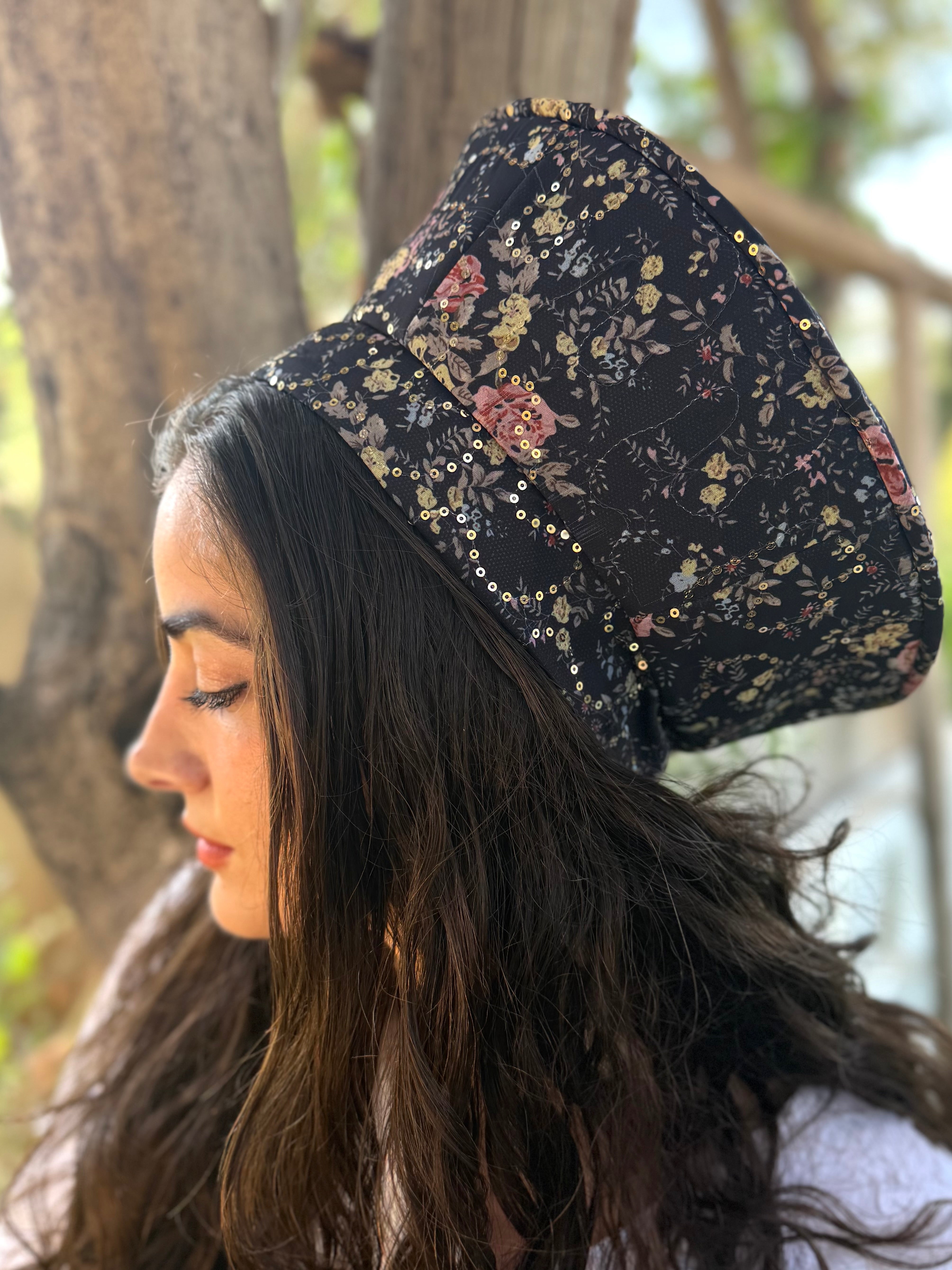 כובע שיק פרחוני פייטים