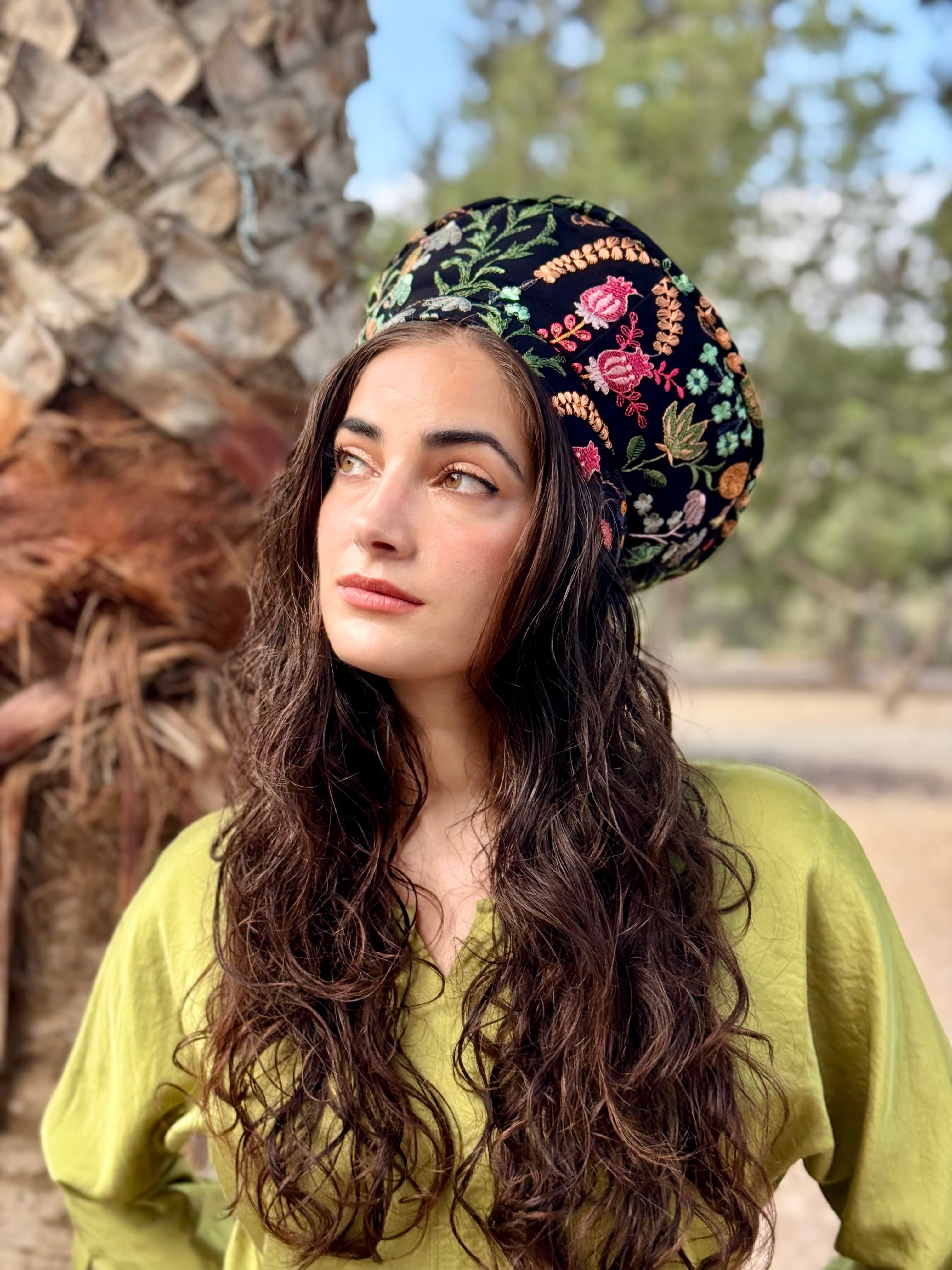 כובע שיק רקום אביבי (7900035776688)