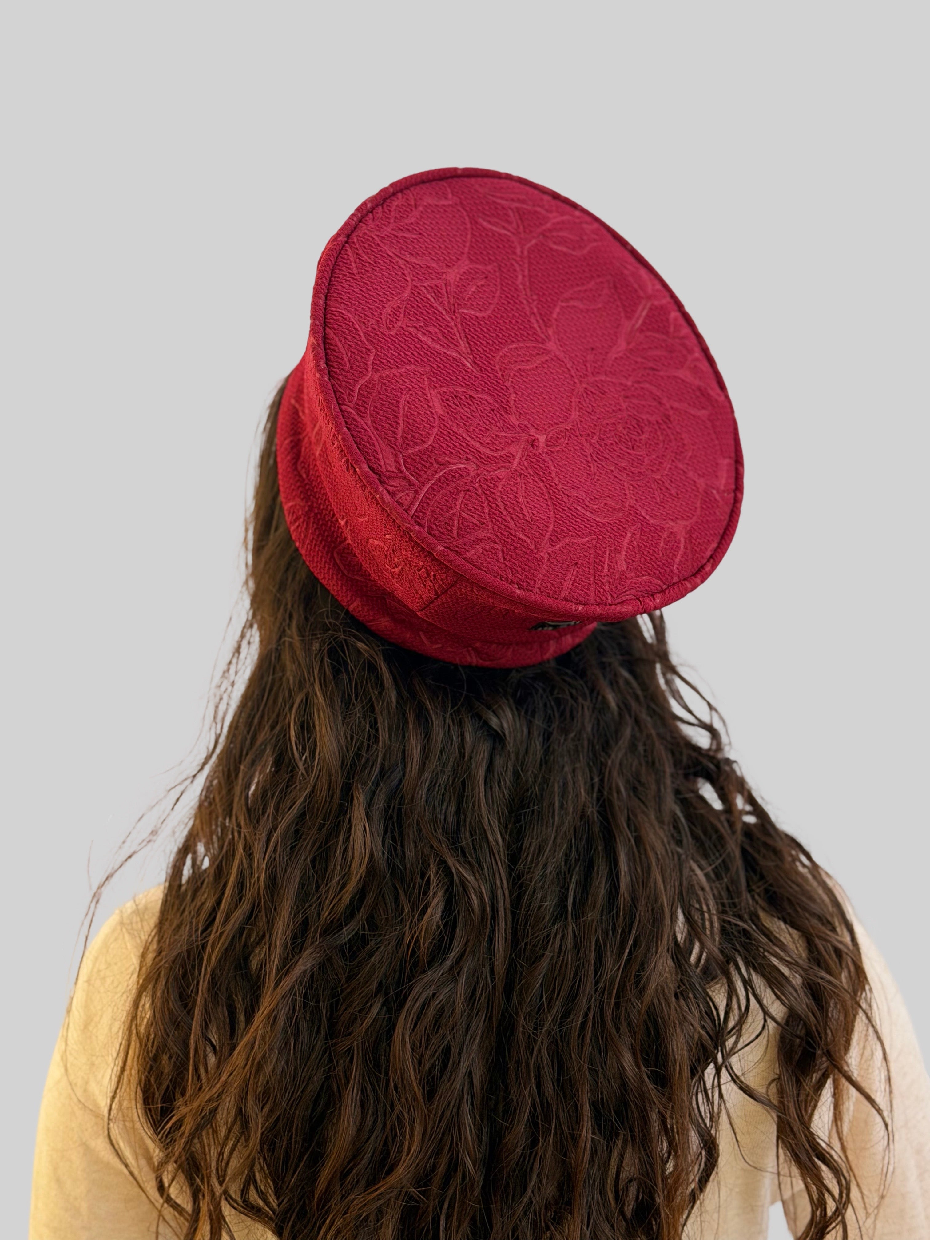 כובע שיק קומפורט פרחים בורדו