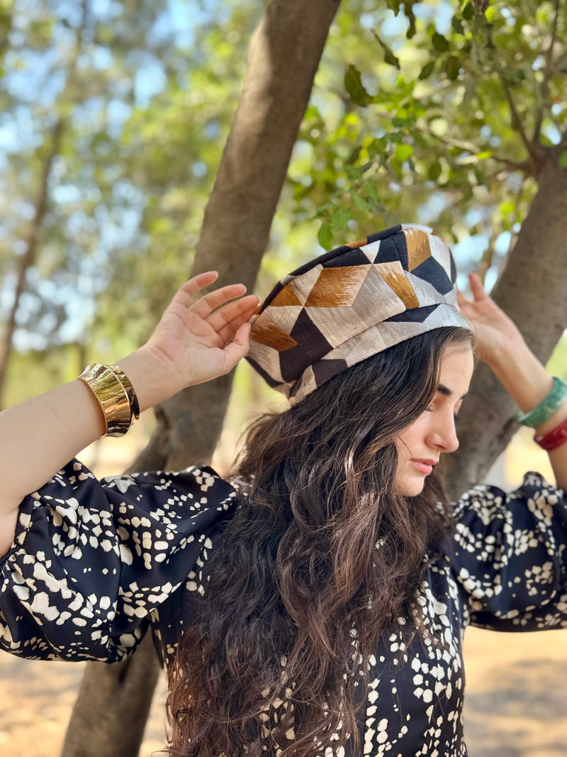 כובע שיק מעויינים קאמל אפור (7900037906608)