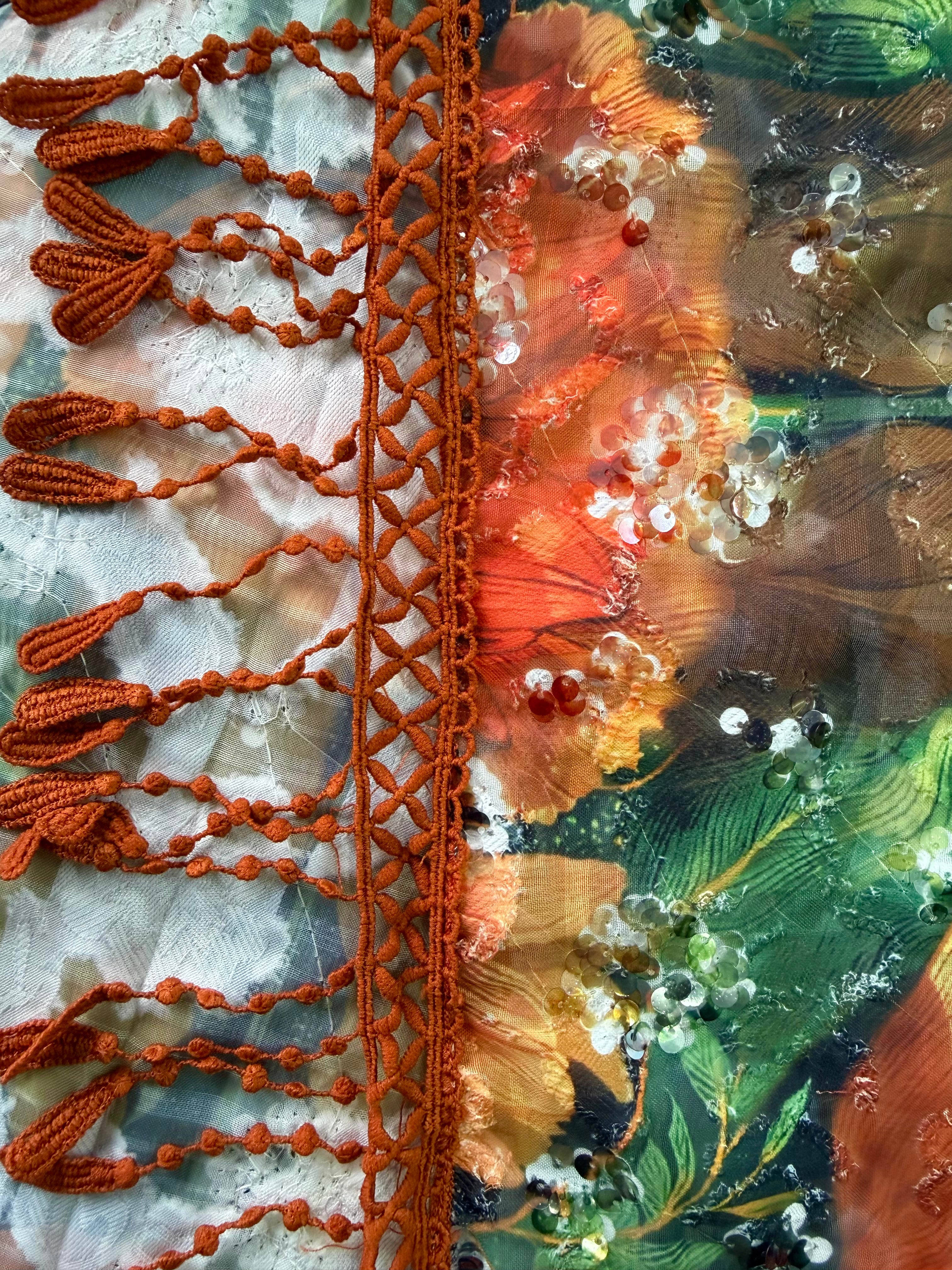 מטפחת צ׳ארם פרחונית משולש