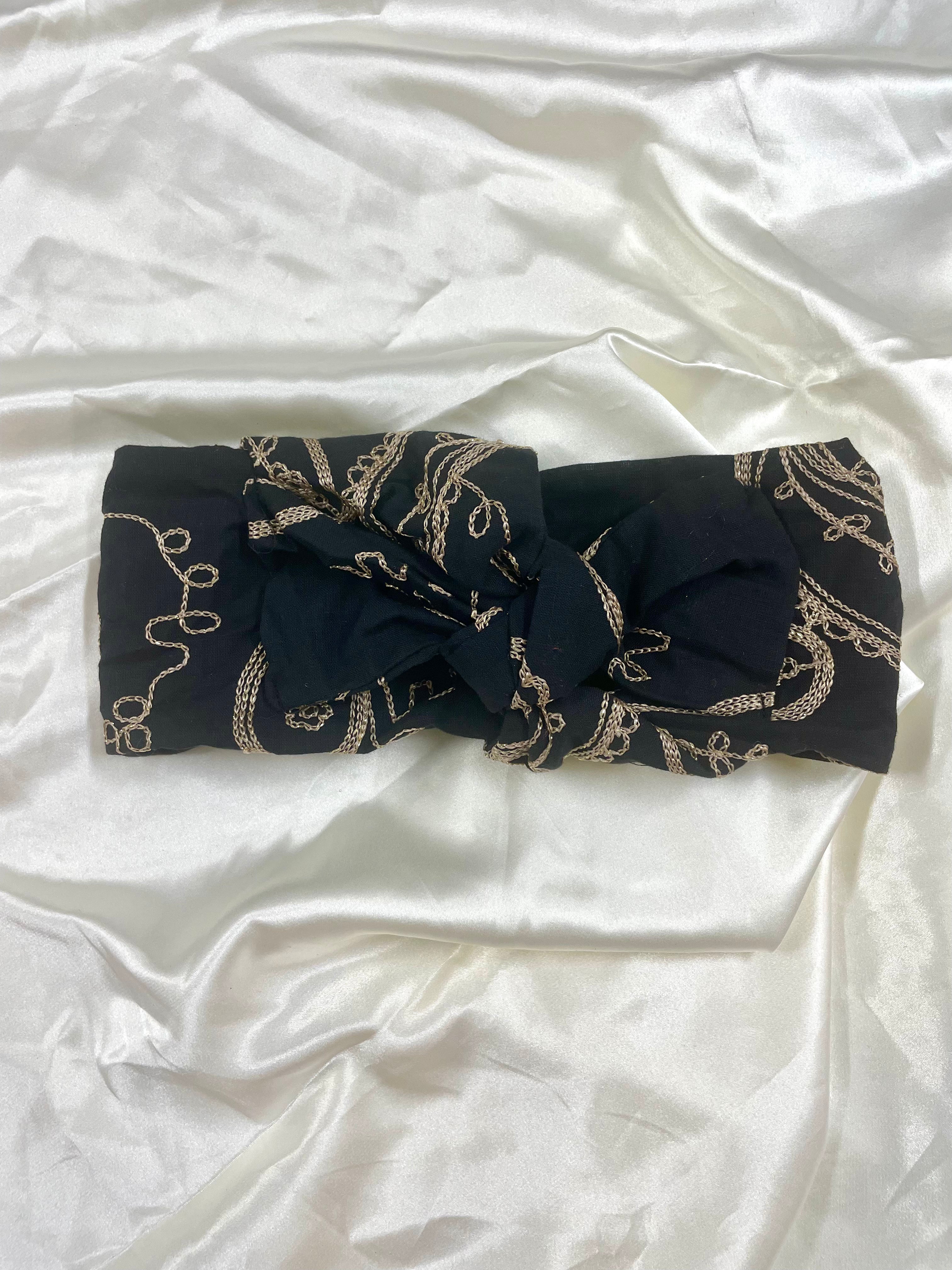 סרט סקוץ' קשור שחור רקום זהב F26 (7906748235952)