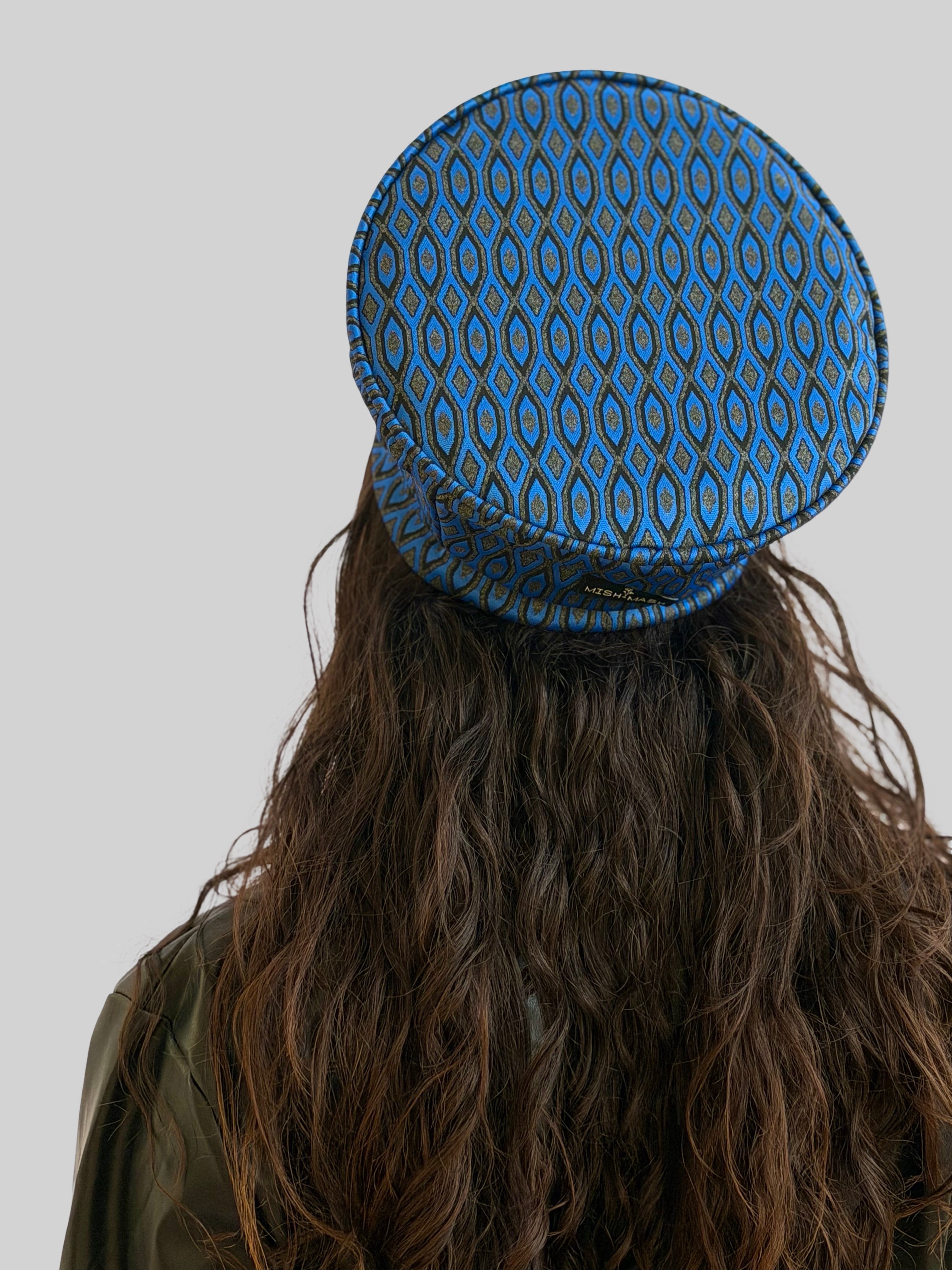 כובע שיק קומפורט גאומטרי כחול