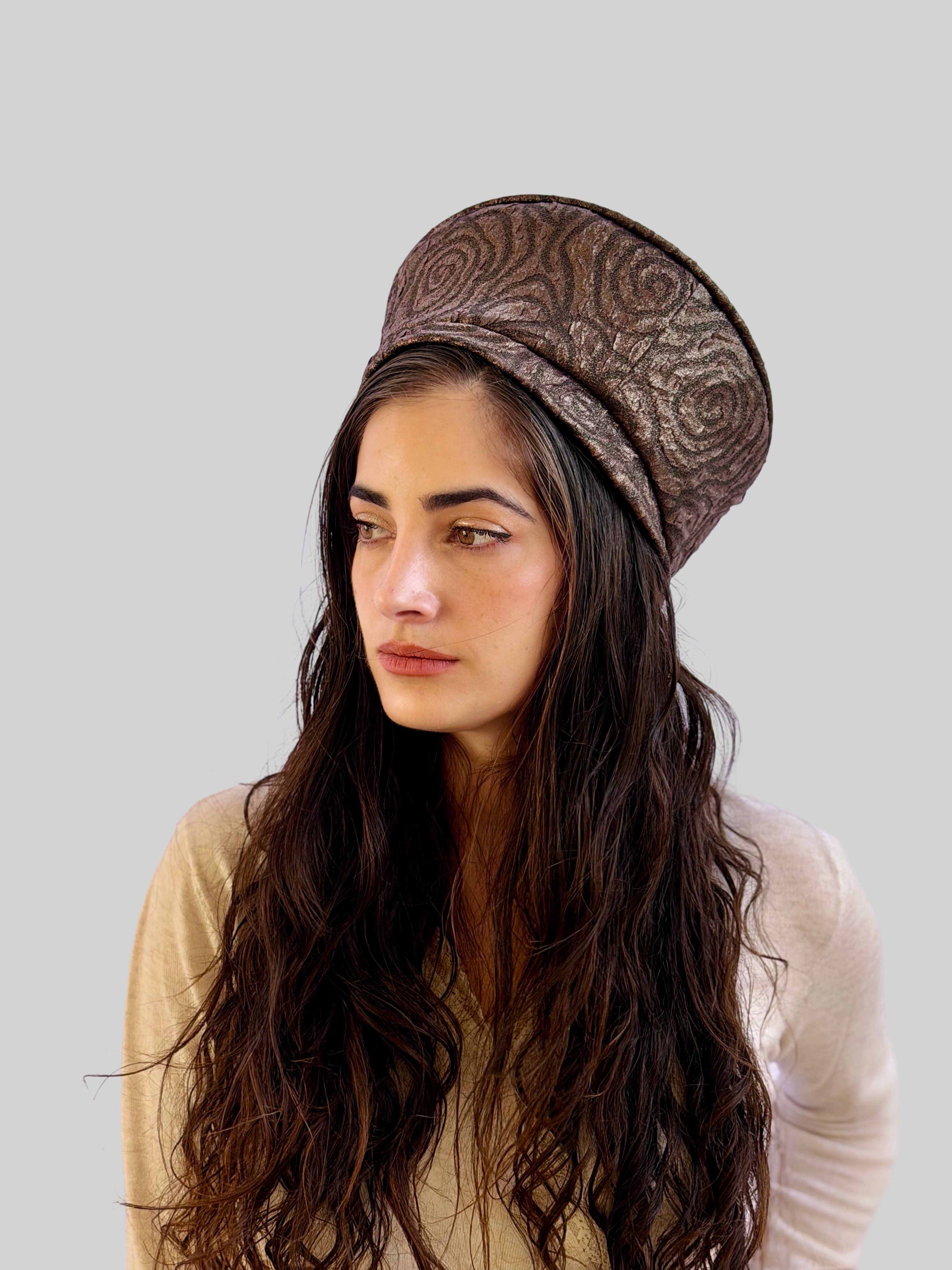 ⁨⁨⁨⁨ כובע שיק קומפורט פרחים מבריקים ברונזה ⁩⁩⁩⁩