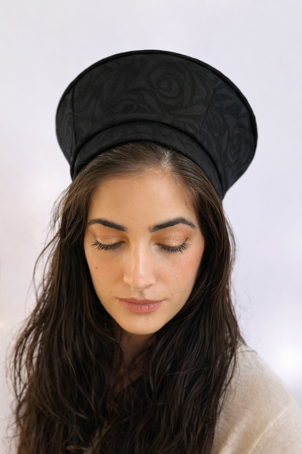 כובע שיק קומפורט פרחים שחור