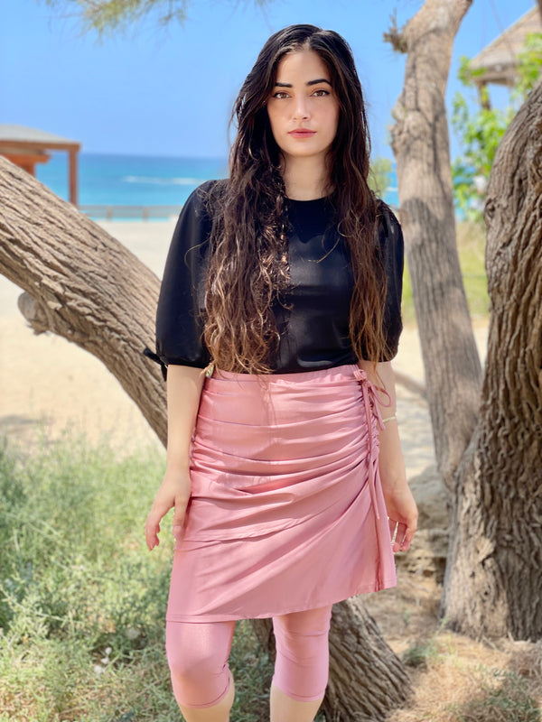 ⁨⁨⁨⁨⁨⁨⁨⁨⁨⁨⁨⁨סט בגד ים לגונה חולצה+חצאית טייץ שחור ורוד ⁩⁩⁩⁩⁩⁩⁩⁩⁩⁩⁩⁩ (7338796449968)