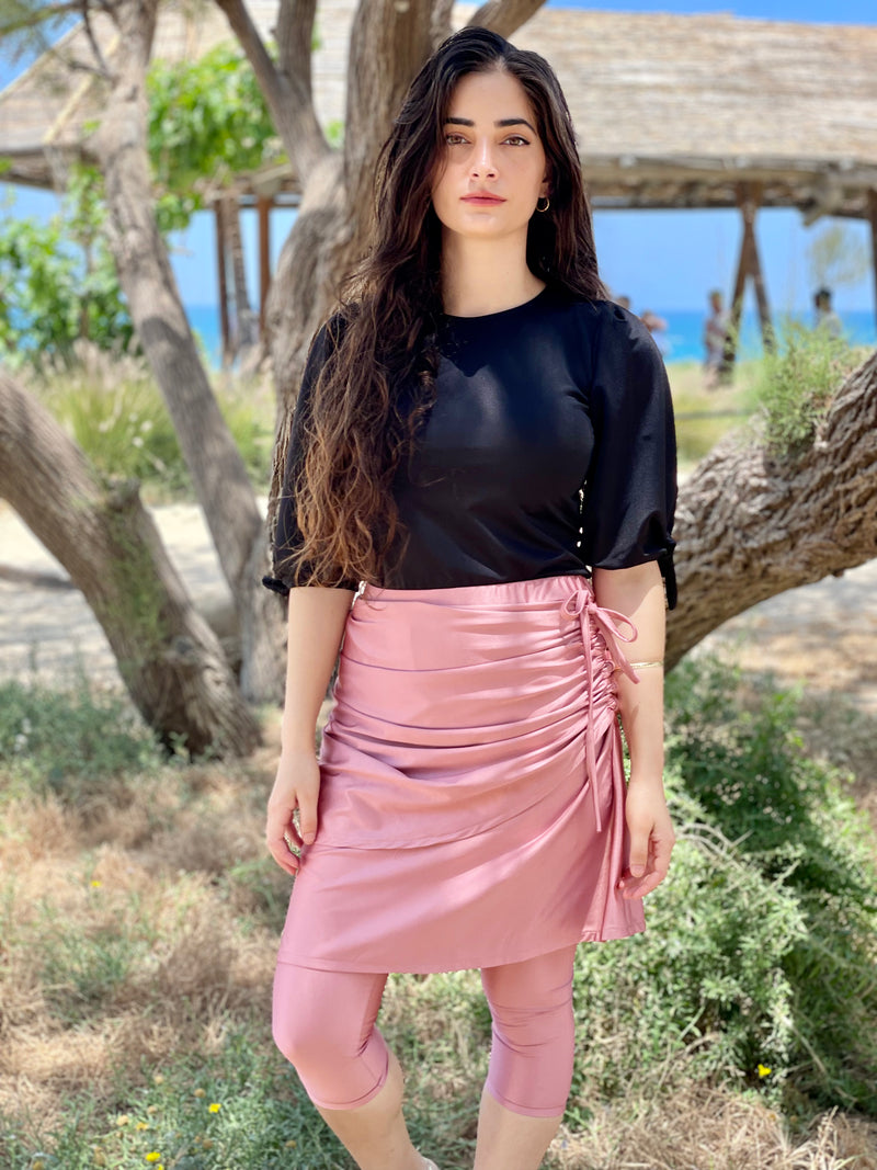 ⁨⁨⁨⁨⁨⁨⁨⁨⁨⁨⁨⁨סט בגד ים לגונה חולצה+חצאית טייץ שחור ורוד ⁩⁩⁩⁩⁩⁩⁩⁩⁩⁩⁩⁩ (7338796449968)